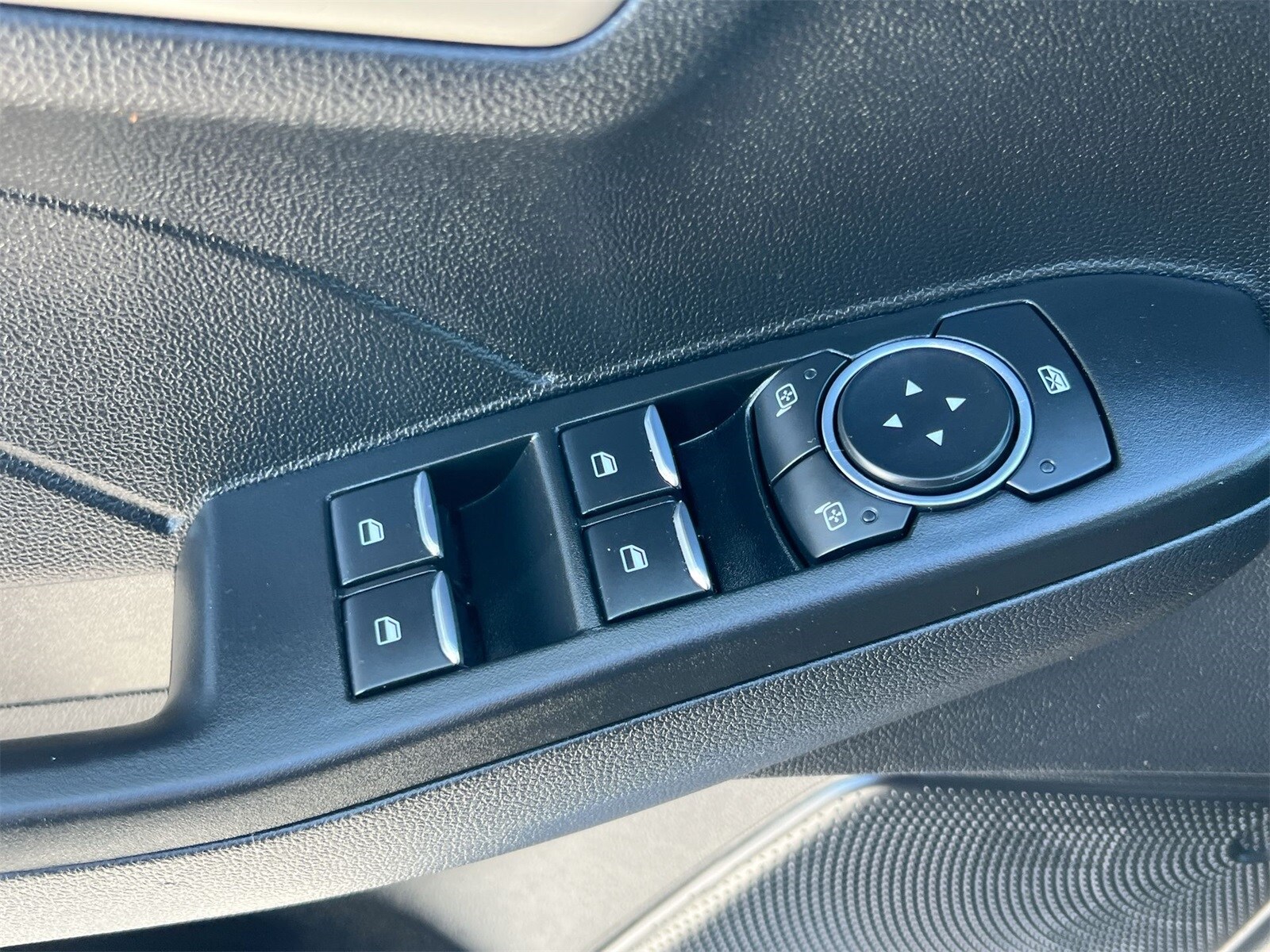 Thumbnail: 2022 Ford Escape - 19