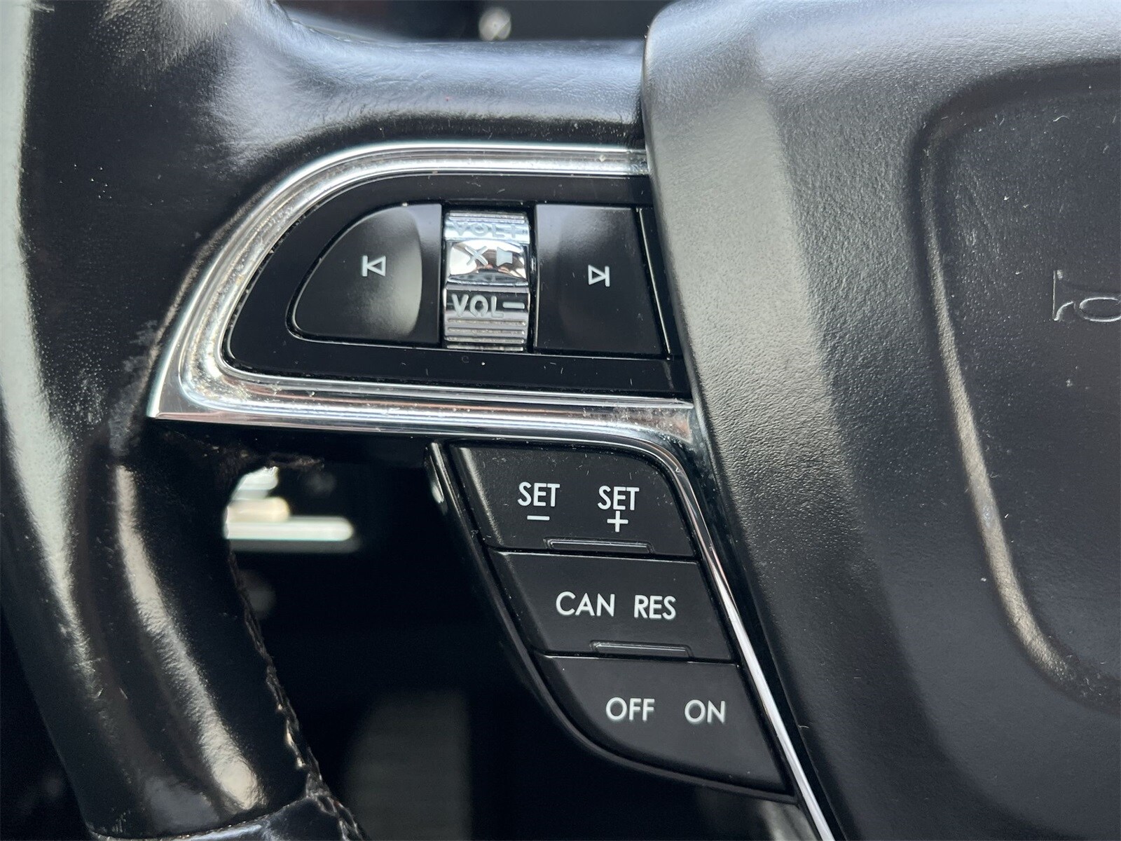 Thumbnail: 2022 Lincoln Nautilus - 24