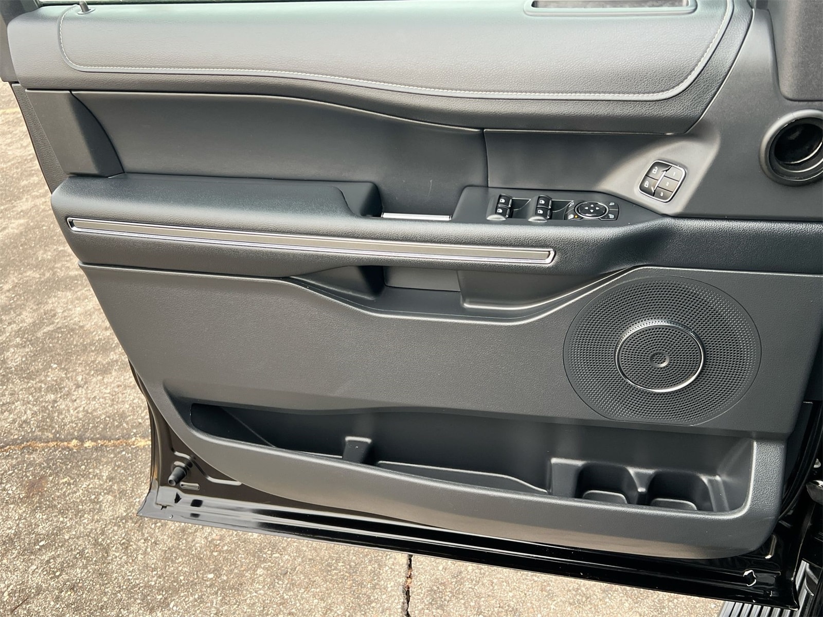 Thumbnail: 2023 Ford Expedition MAX - 29