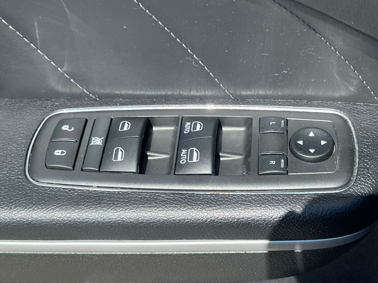 Thumbnail: 2019 Dodge Charger - 17