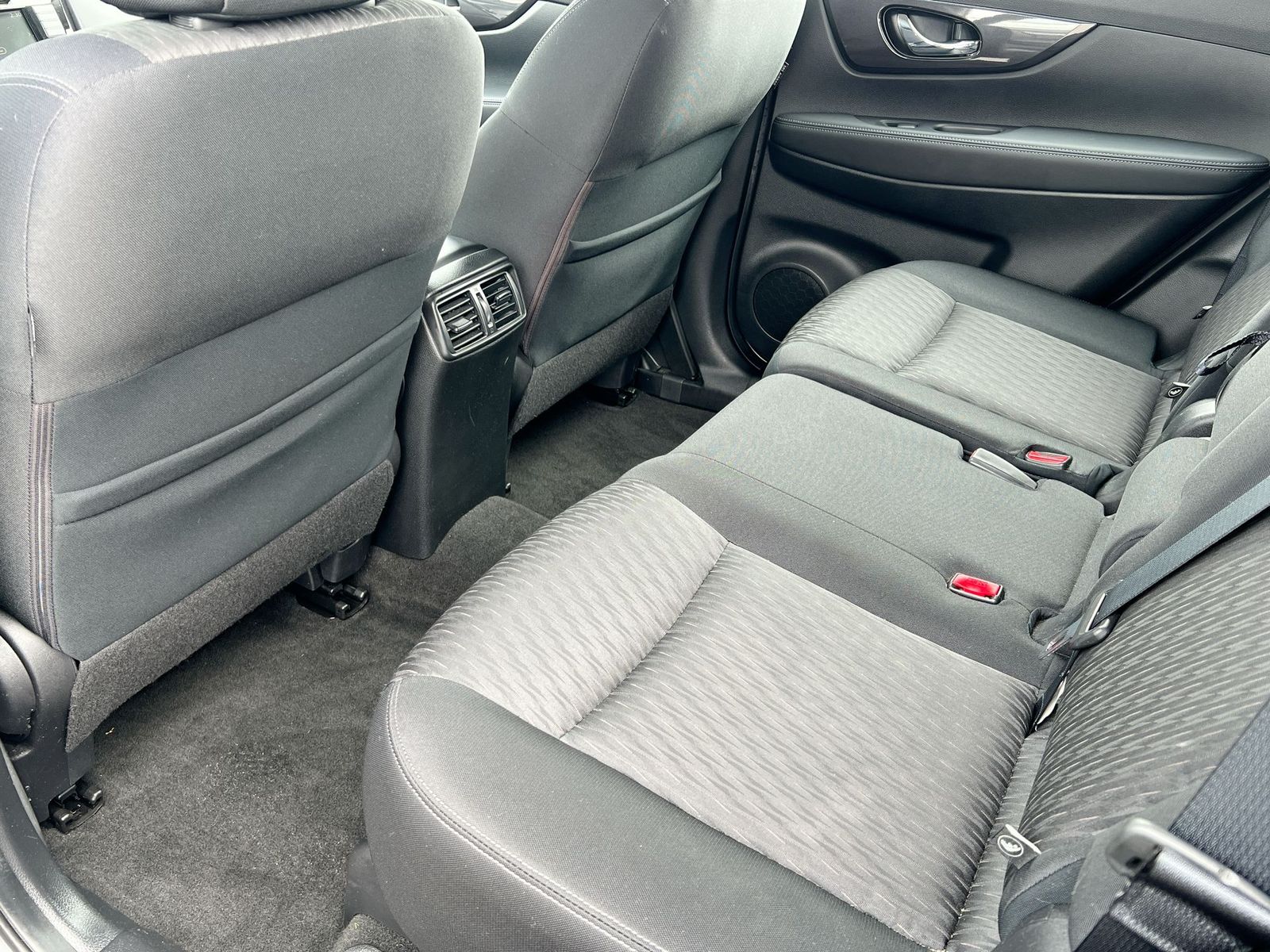 Thumbnail: 2018 Nissan Rogue - 18