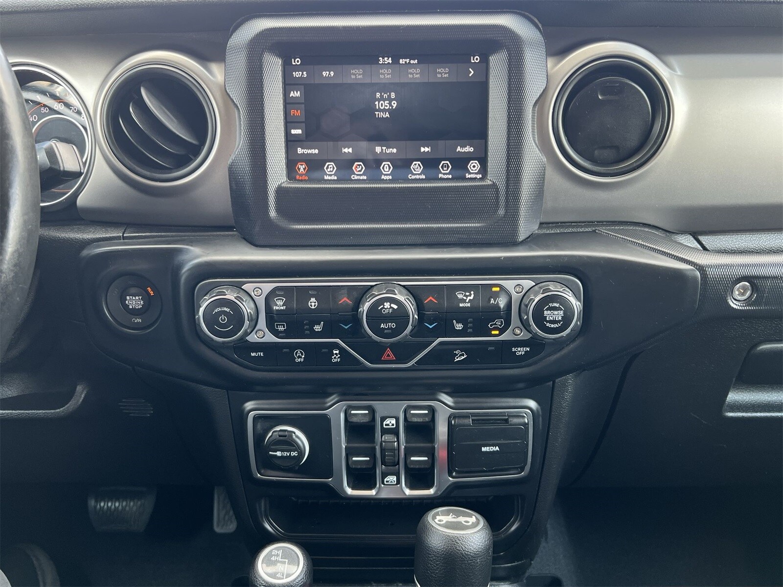 Thumbnail: 2020 Jeep Wrangler - 27