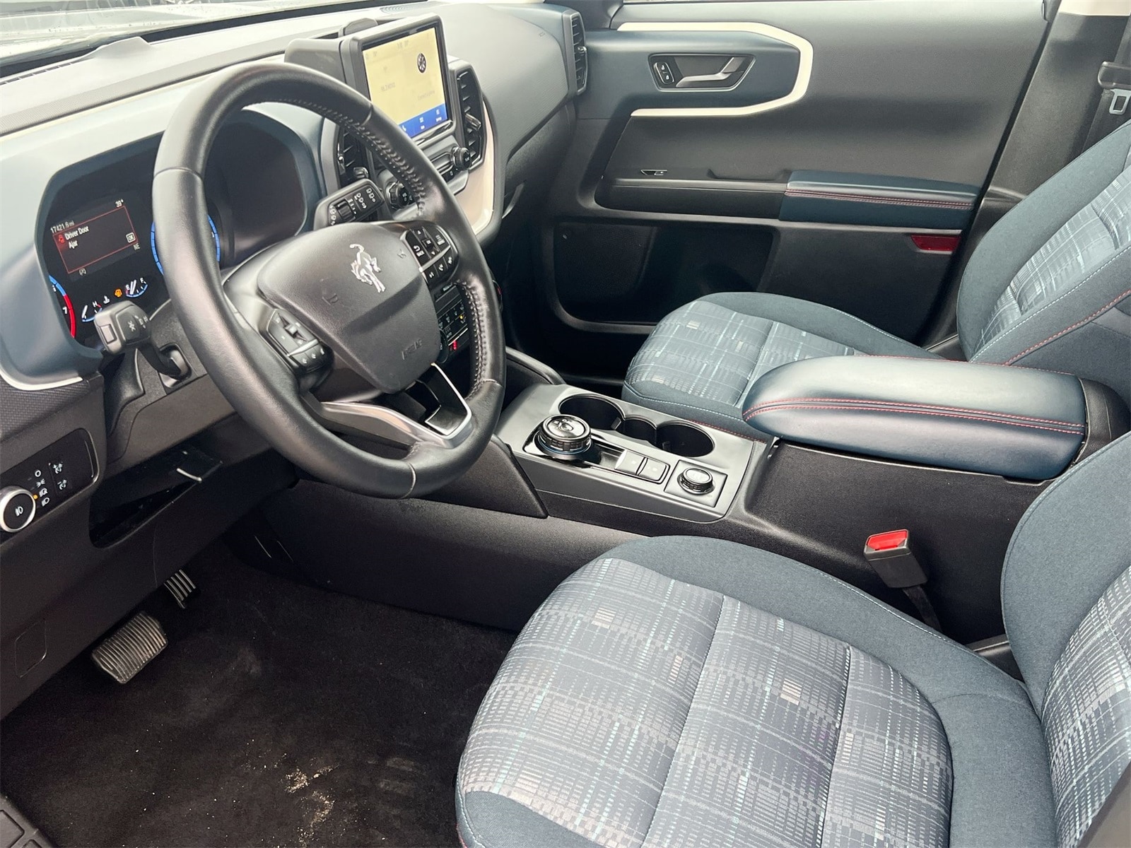 Thumbnail: 2023 Ford Bronco Sport - 10