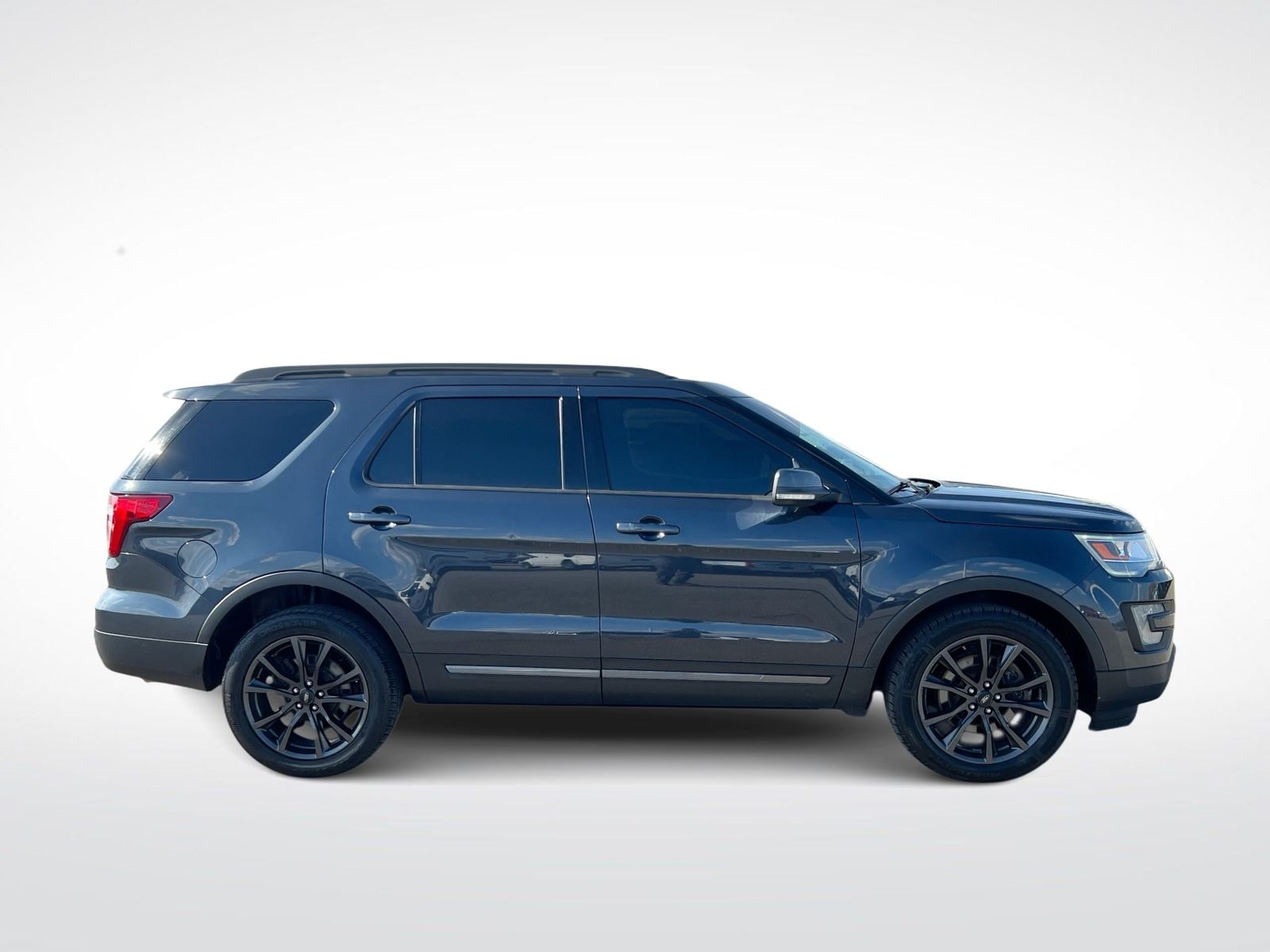 Thumbnail: 2017 Ford Explorer - 9