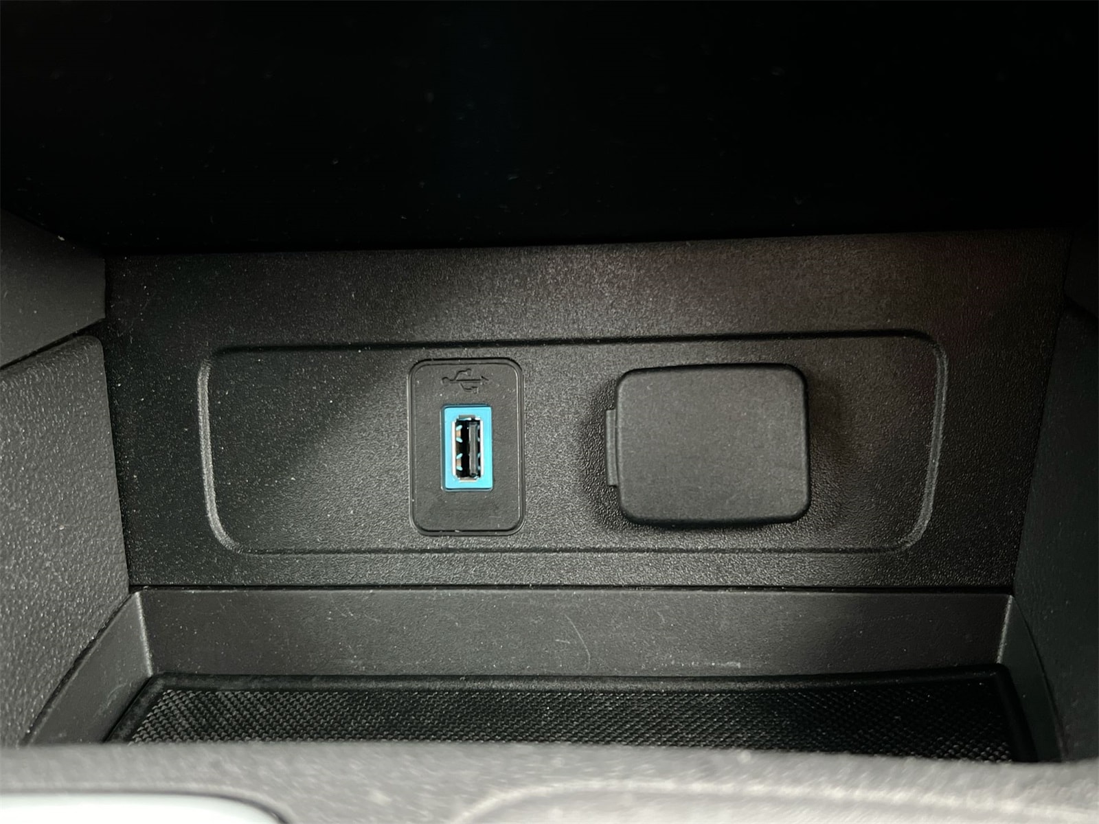 Thumbnail: 2018 Ford Escape - 31