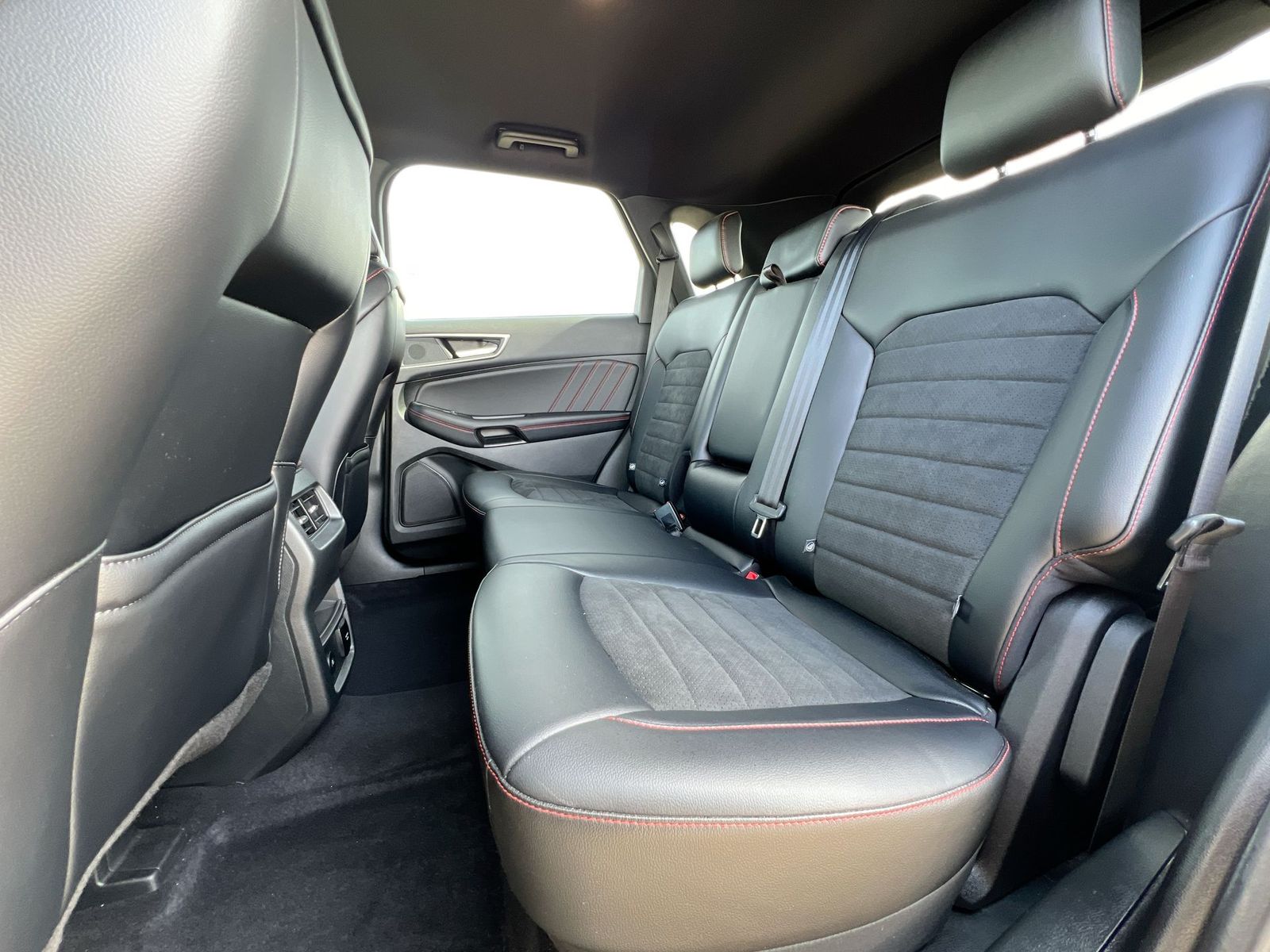 Thumbnail: 2023 Ford Edge - 18