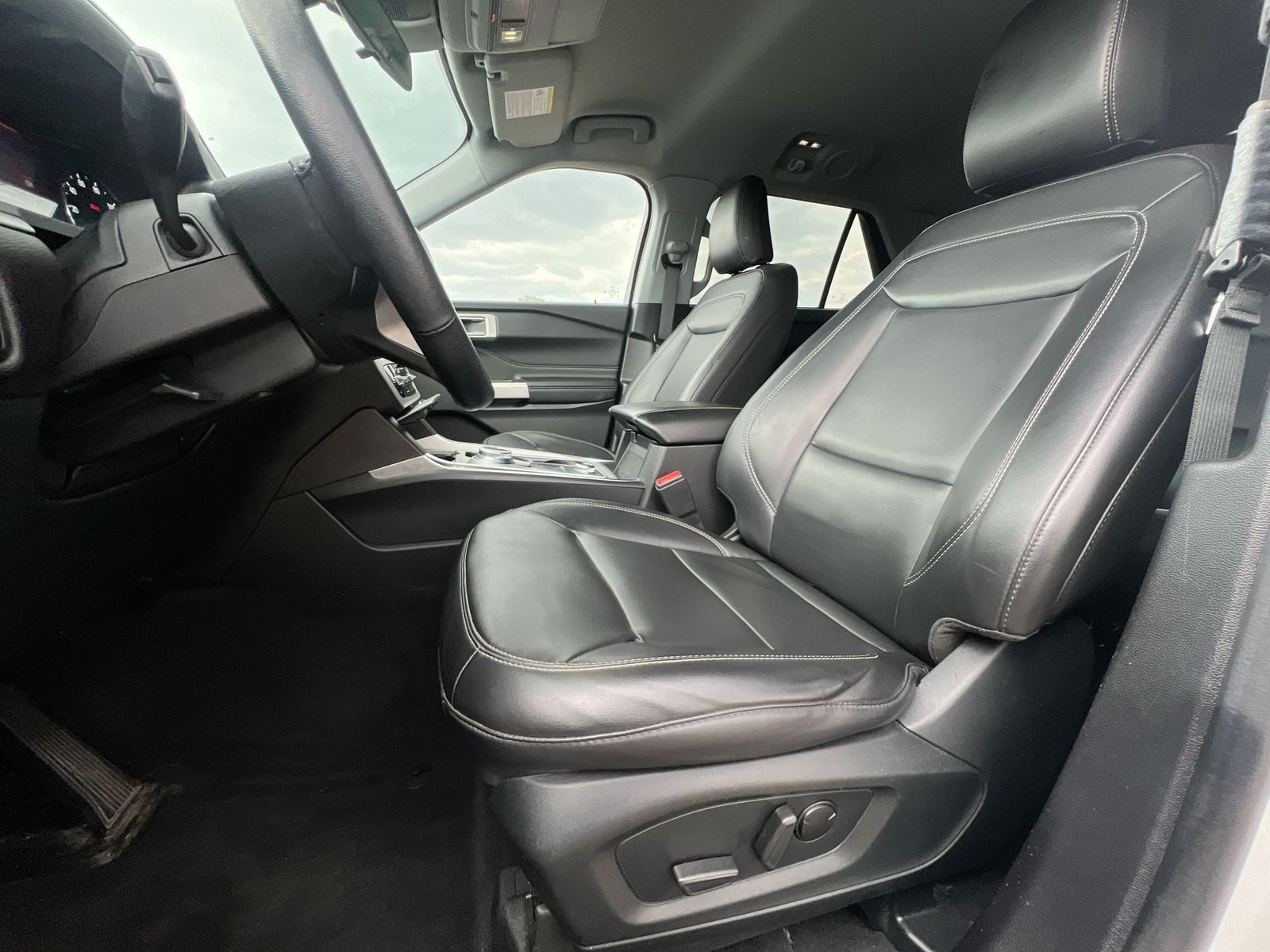 Thumbnail: 2022 Ford Explorer - 16