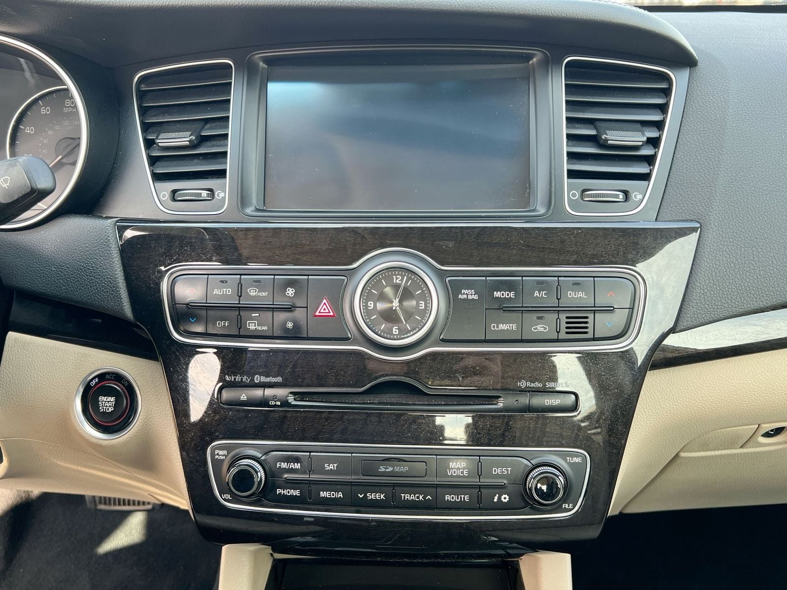 Thumbnail: 2014 Kia Cadenza - 27