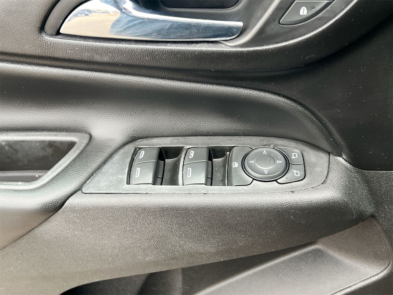 Thumbnail: 2018 Chevrolet Equinox - 17