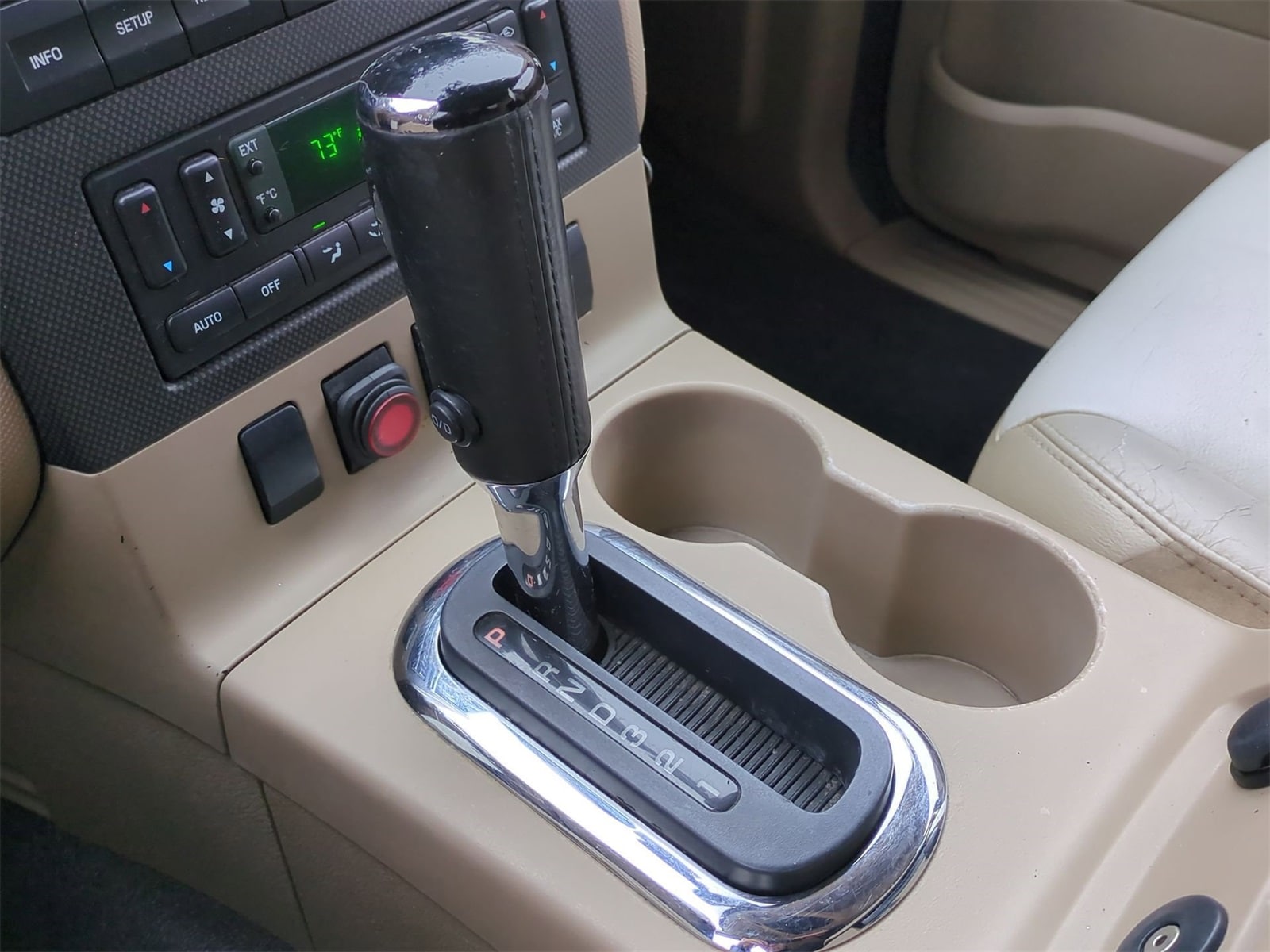 2007 Ford Explorer Sport Trac Limited 29