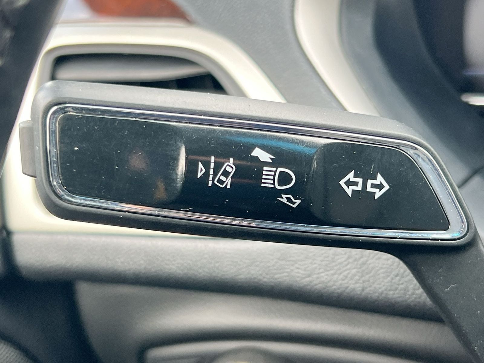 Thumbnail: 2019 Lincoln MKZ - 25