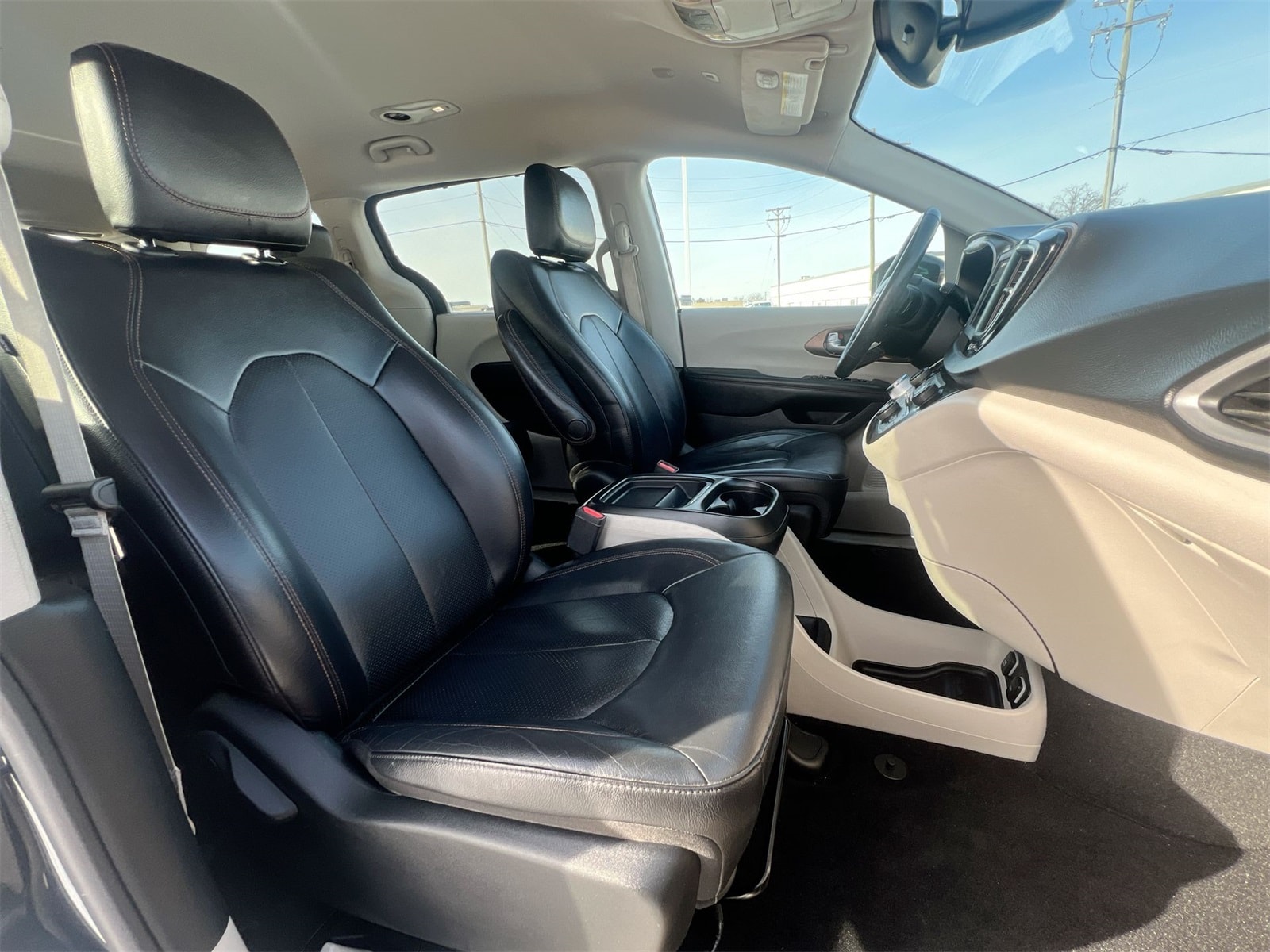 Thumbnail: 2019 Chrysler Pacifica - 22