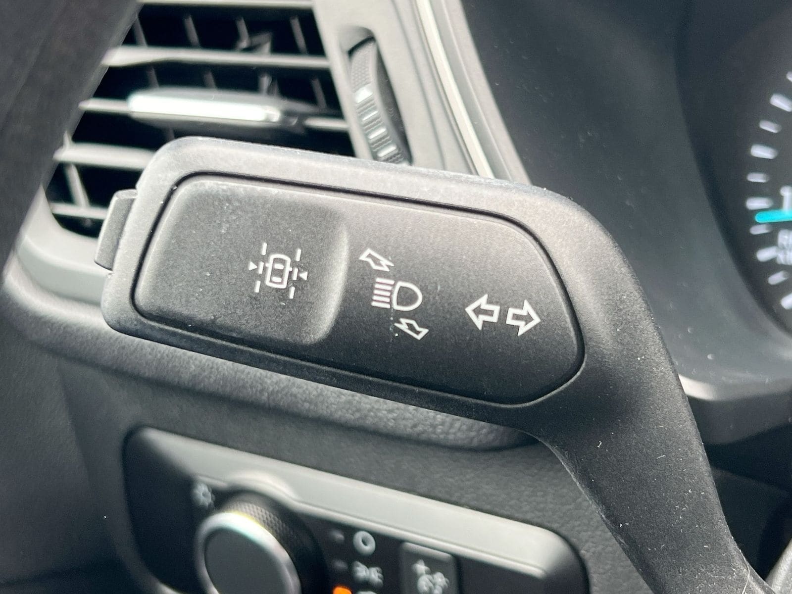 Thumbnail: 2022 Ford Escape - 26