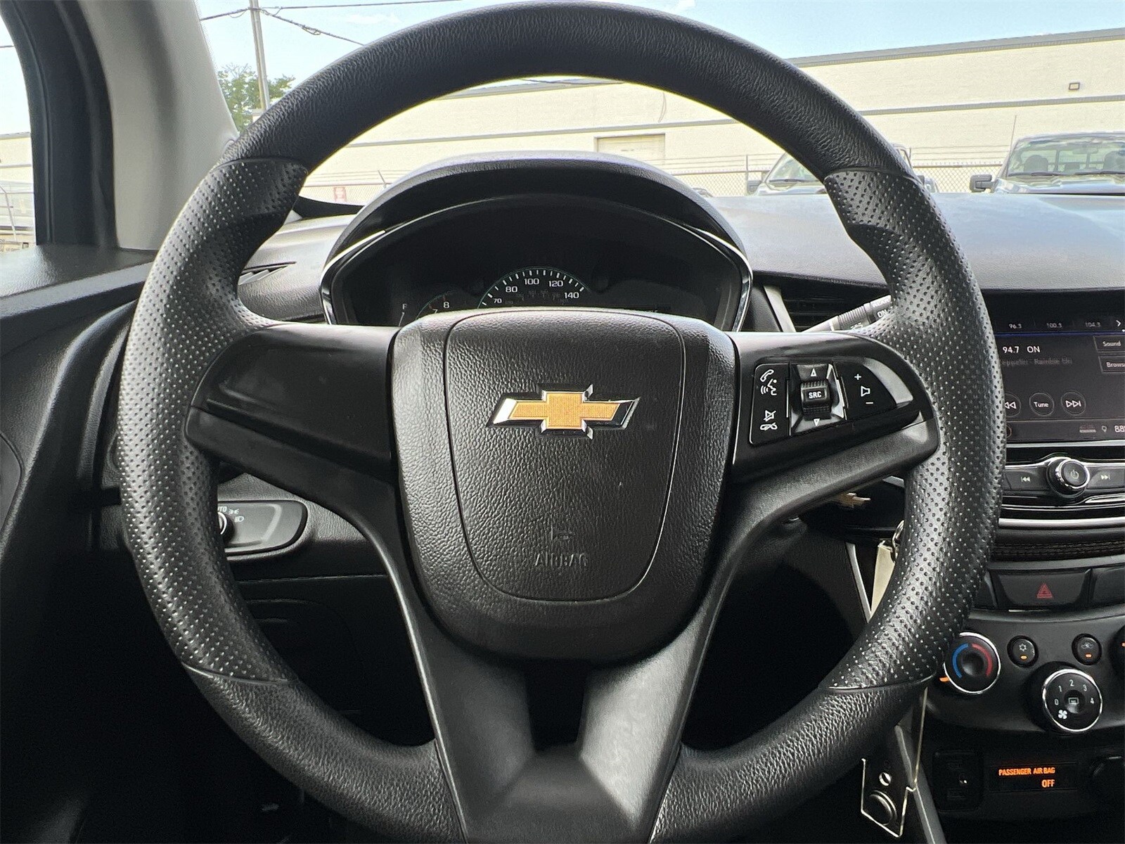 Thumbnail: 2020 Chevrolet Trax - 23