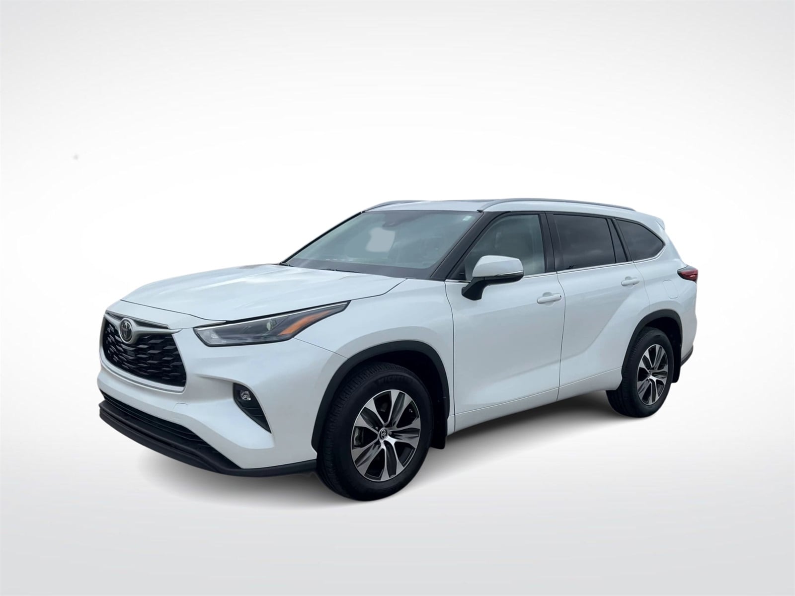 Thumbnail: 2022 Toyota Highlander - 4