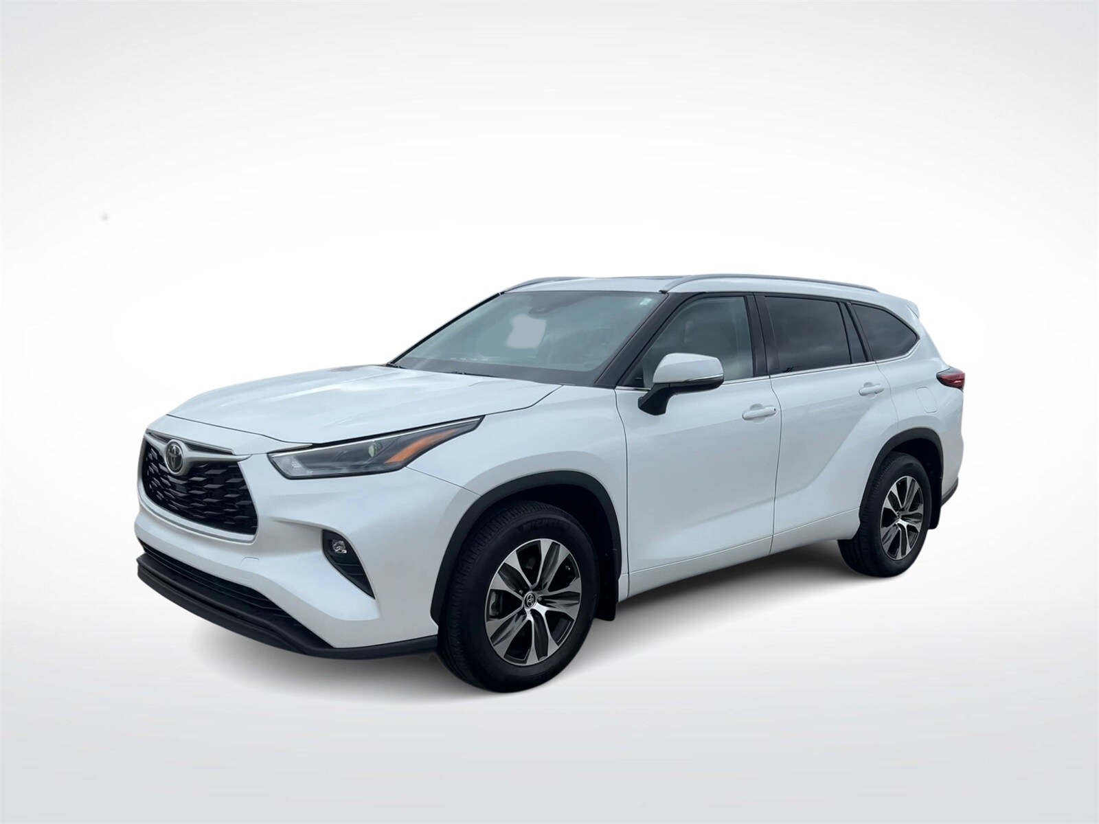 2022 Toyota Highlander XLE photo 3