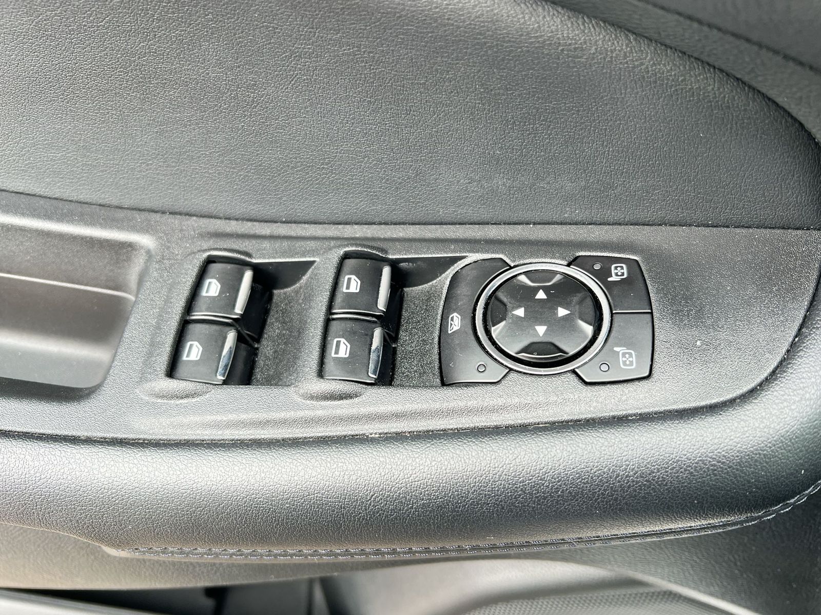 Thumbnail: 2023 Ford Edge - 16