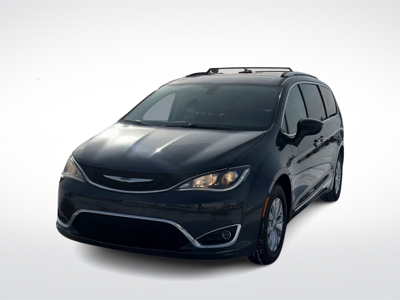 Thumbnail: 2019 Chrysler Pacifica - 4