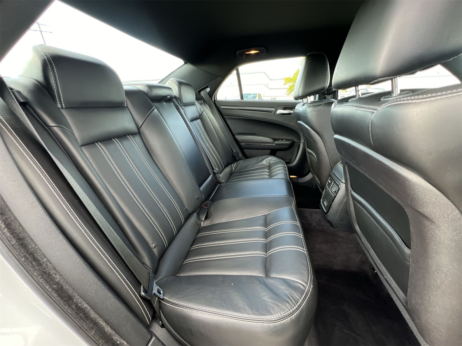 Thumbnail: 2016 Chrysler 300 - 21