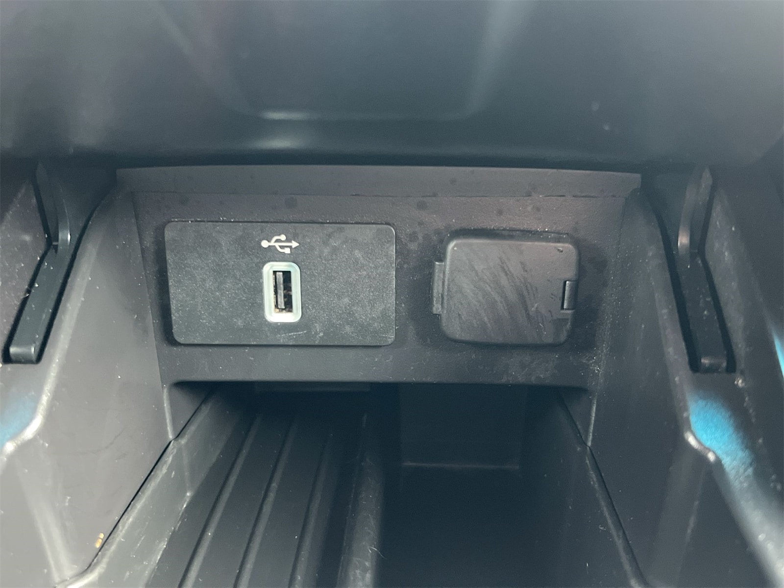 Thumbnail: 2018 Ford Explorer - 32