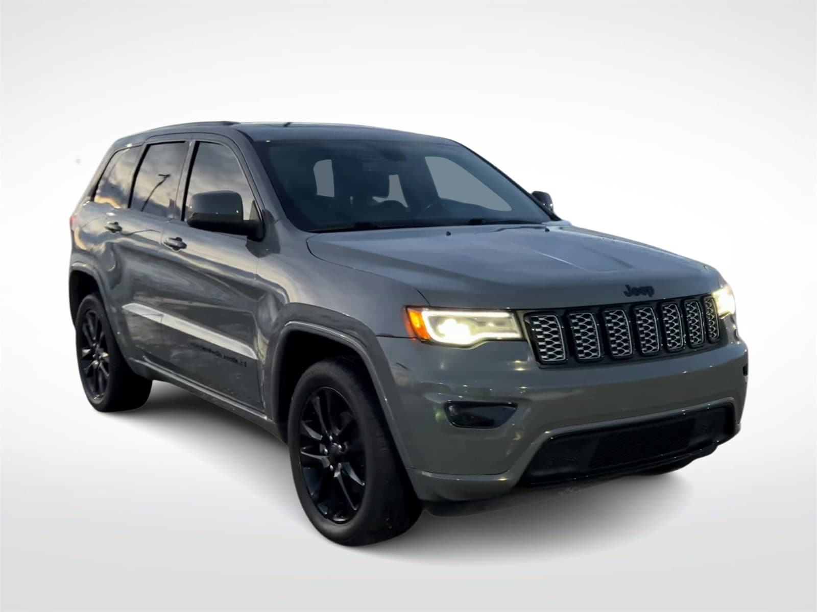 Thumbnail: 2020 Jeep Grand Cherokee - 3