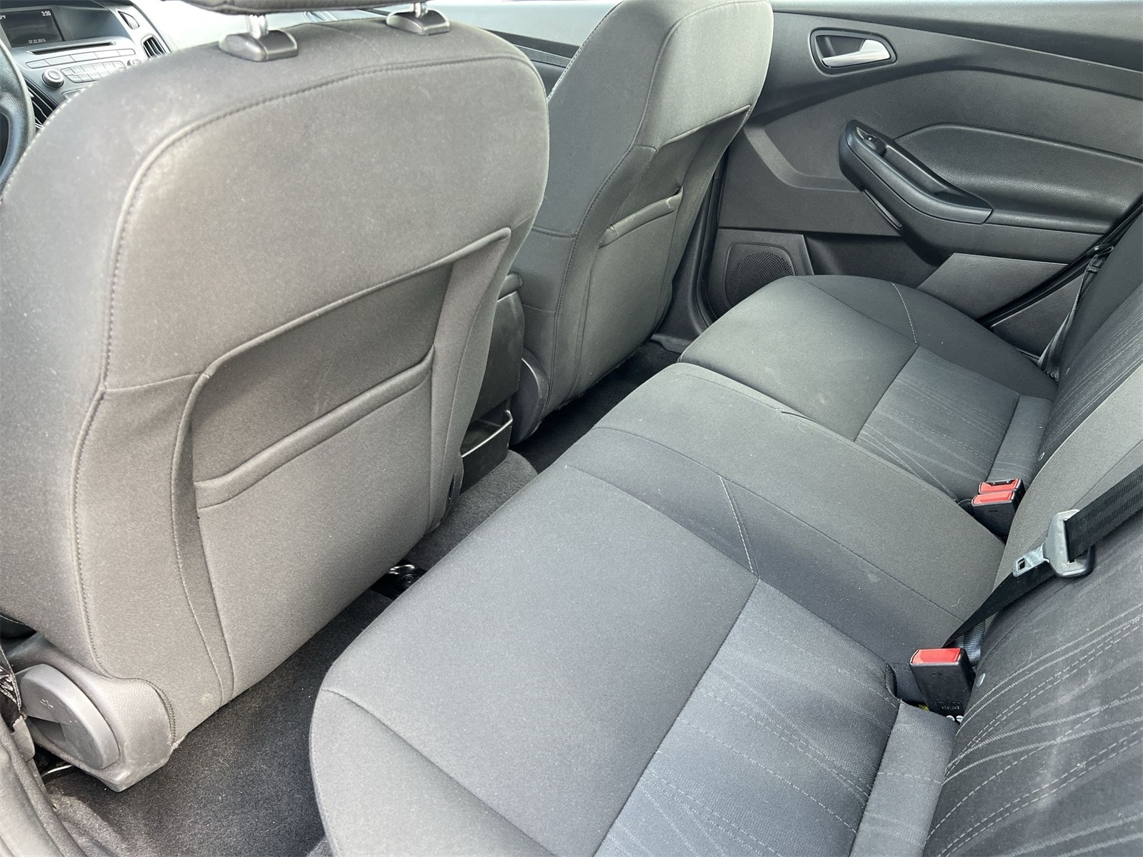 Thumbnail: 2015 Ford Focus - 18