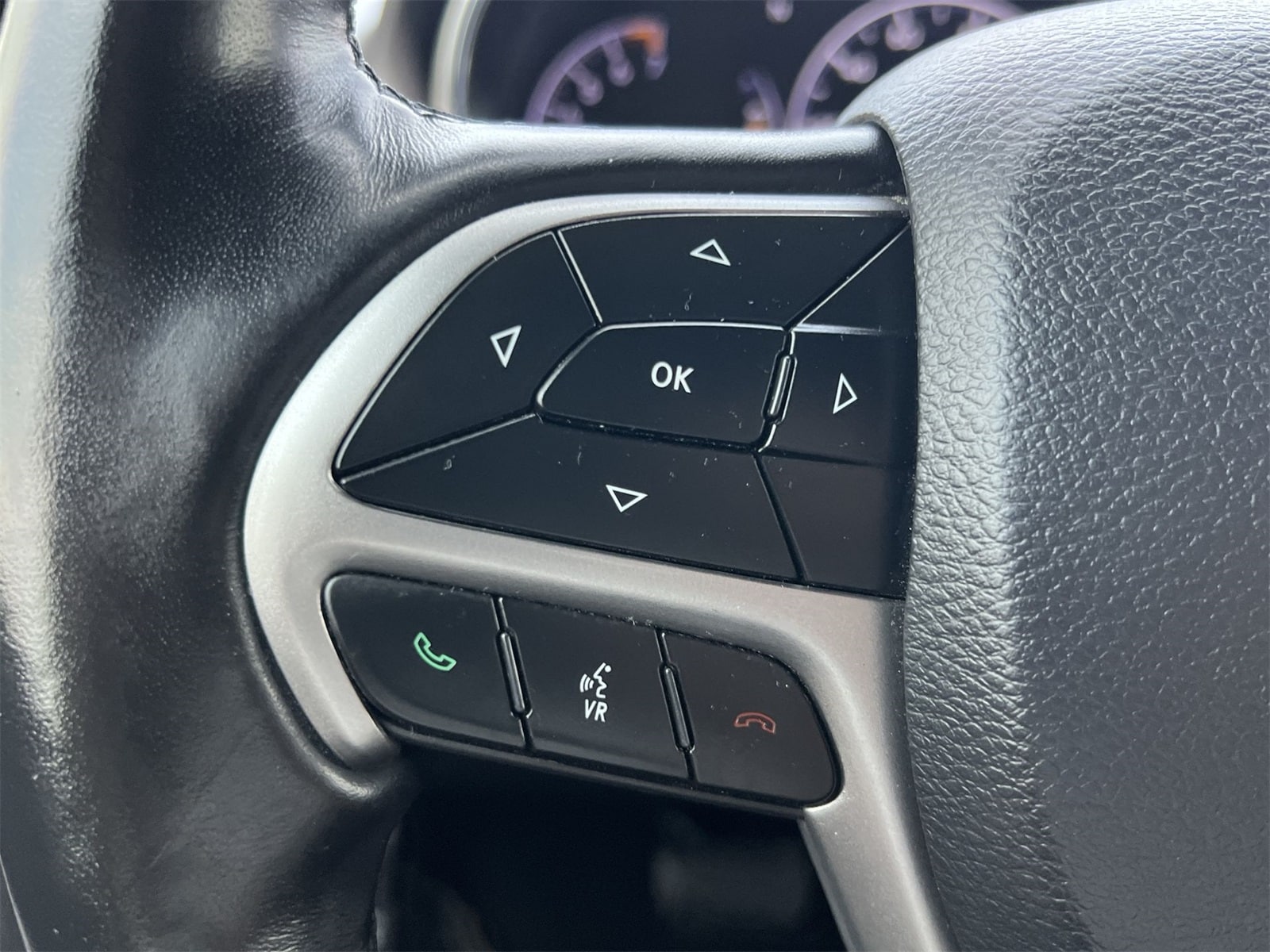 2020 Jeep Grand Cherokee Altitude 26