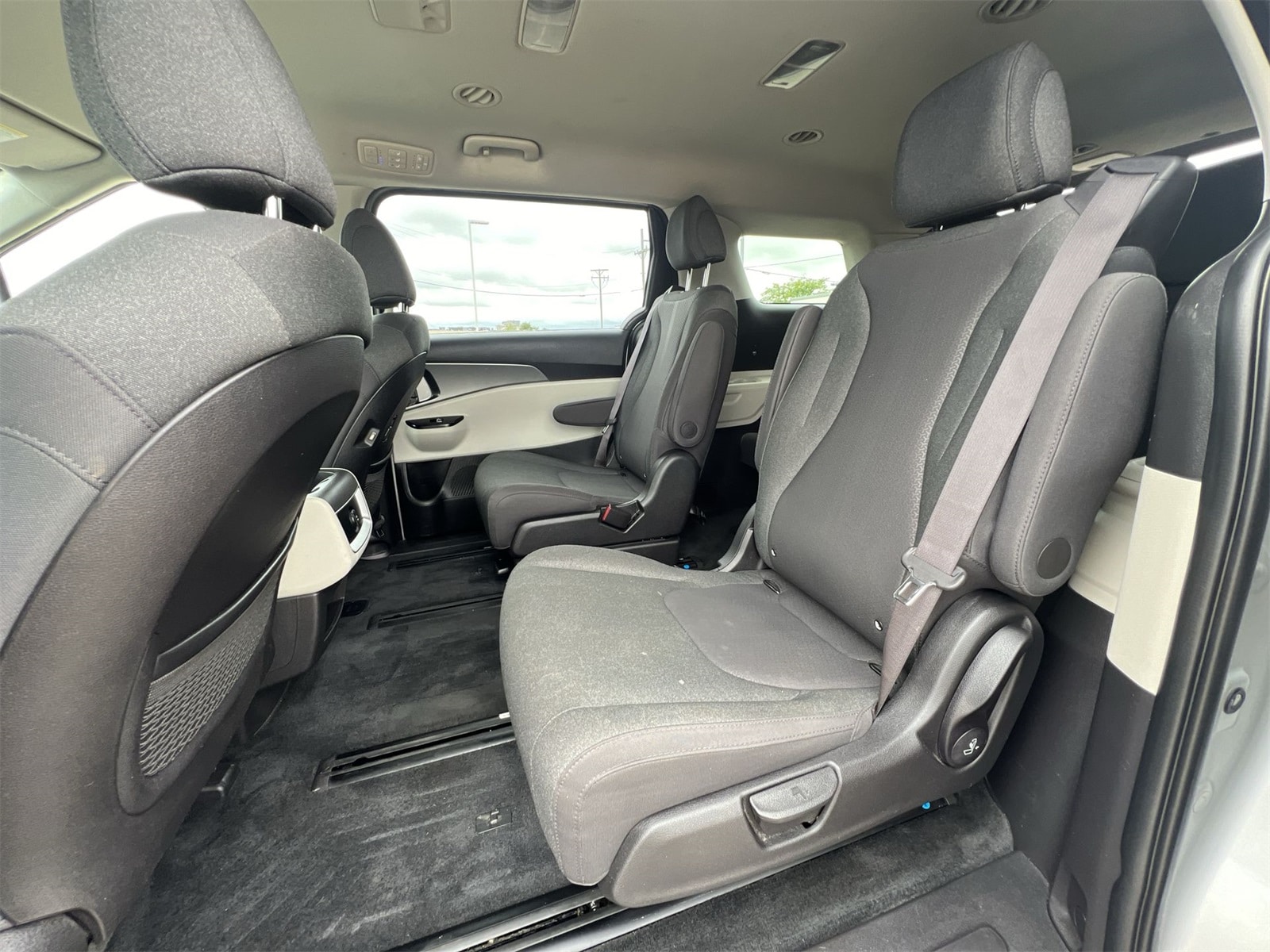 Thumbnail: 2023 Kia Carnival - 20