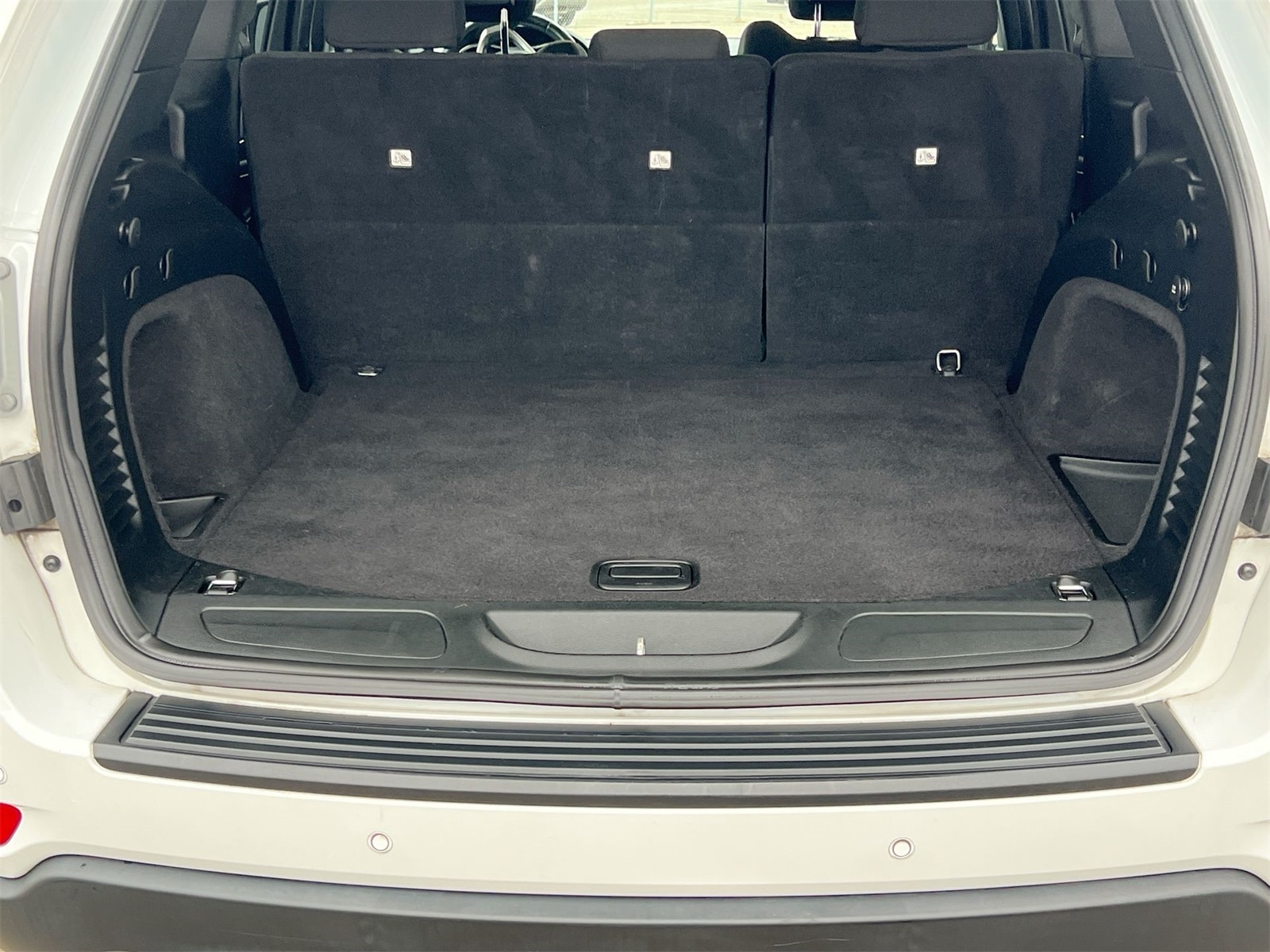 Thumbnail: 2018 Jeep Grand Cherokee - 32