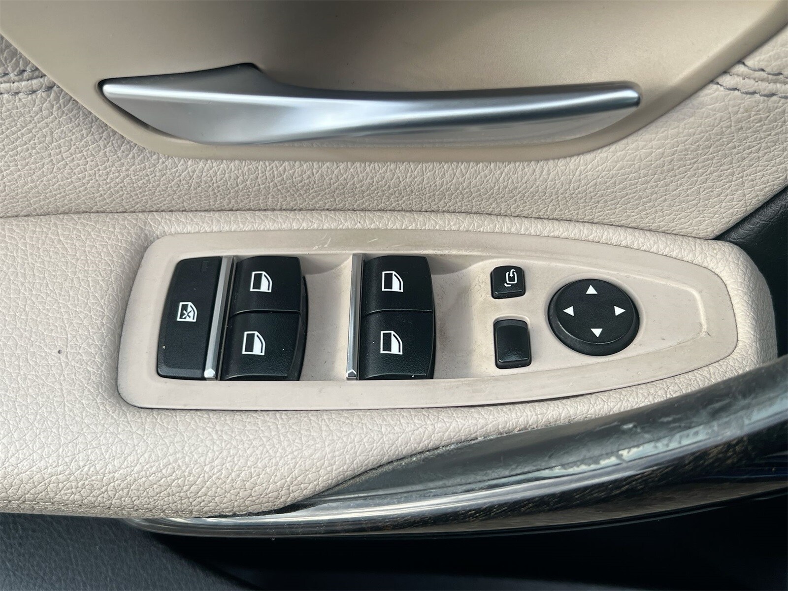 Thumbnail: 2017 BMW 3 Series - 19