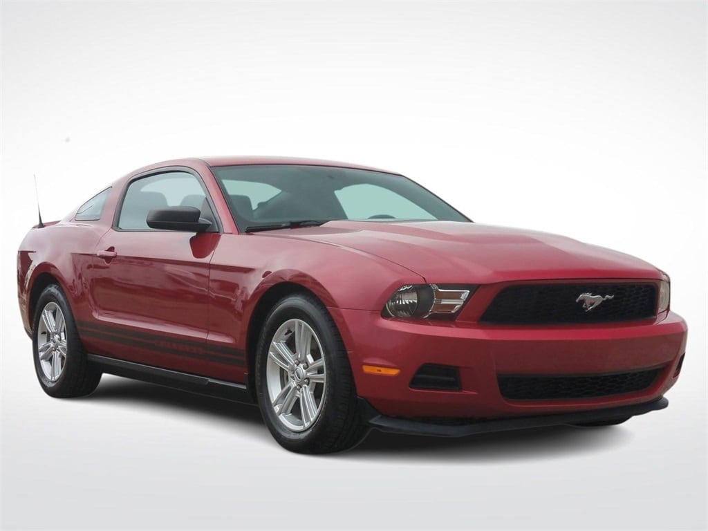 Used 2011 Ford Mustang V6 with VIN 1ZVBP8AM7B5138657 for sale in Troy, MI