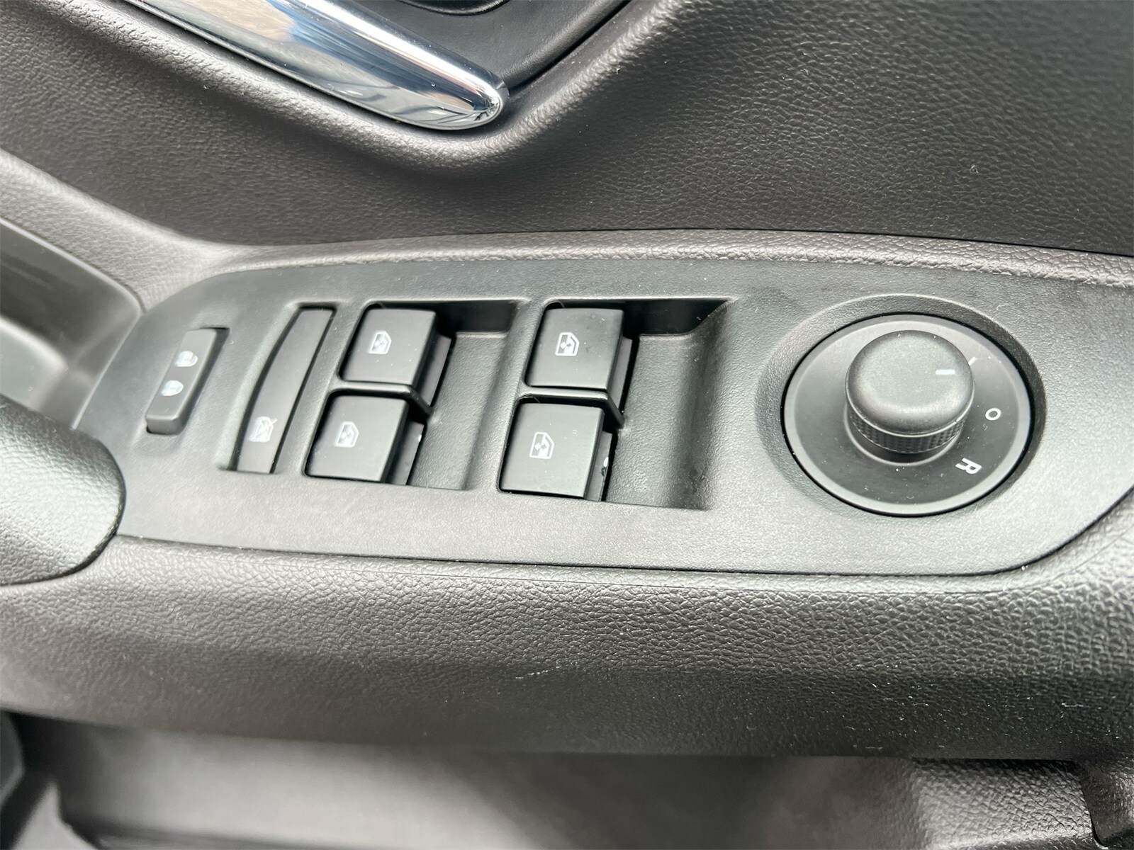 Thumbnail: 2020 Chevrolet Trax - 17