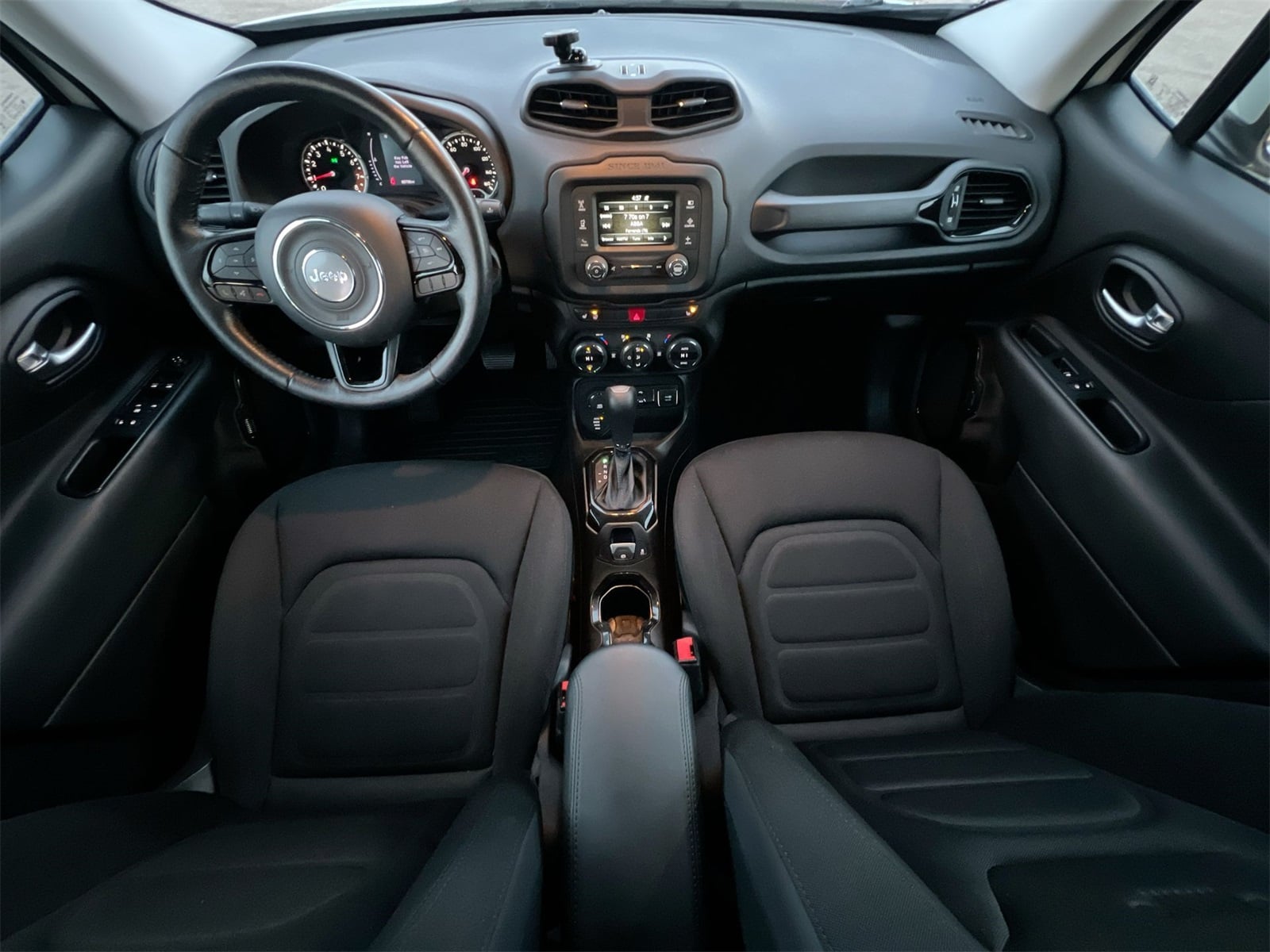 Thumbnail: 2017 Jeep Renegade - 15