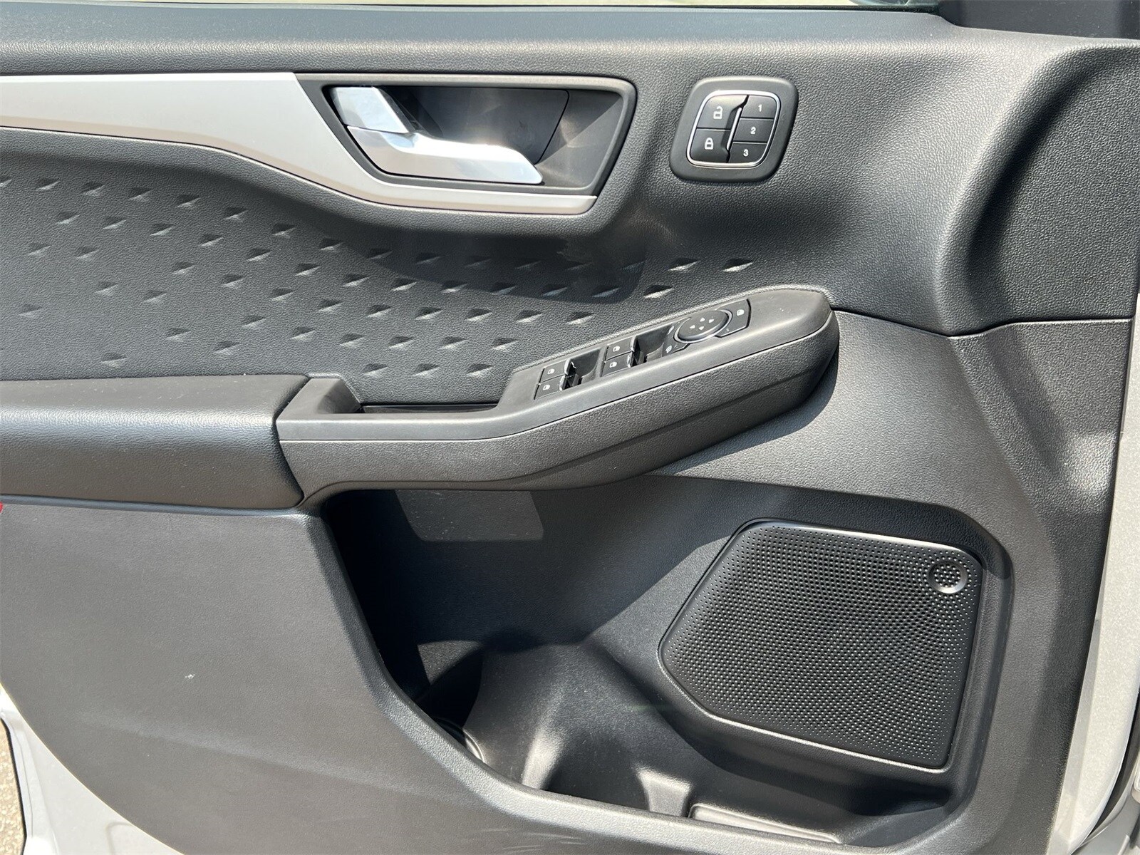 2020 Ford Escape SEL 30