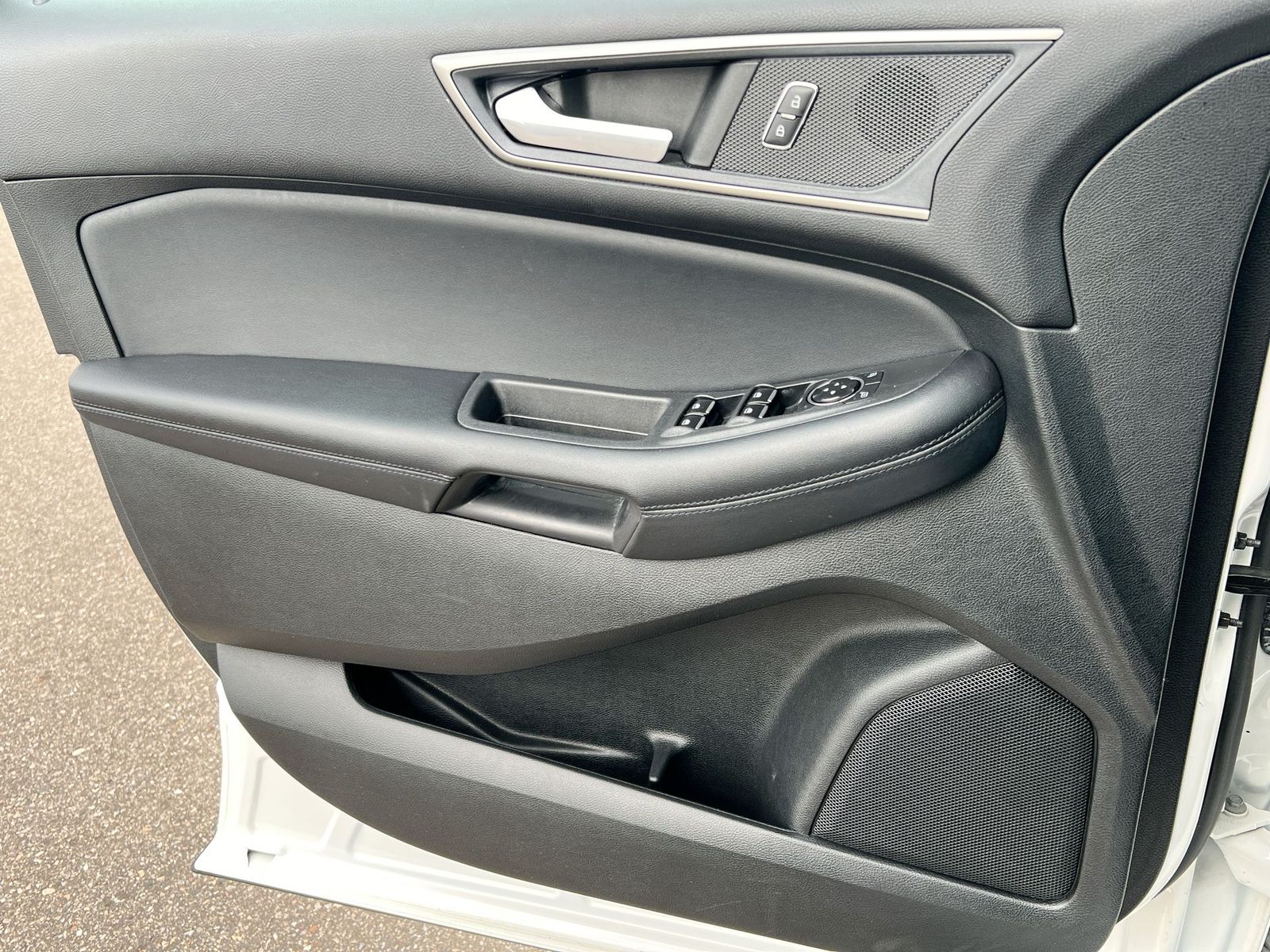 Thumbnail: 2023 Ford Edge - 29