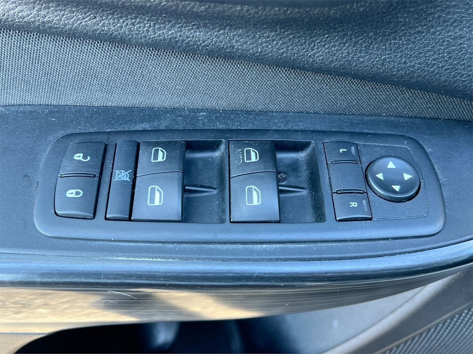 Thumbnail: 2016 Jeep Cherokee - 17