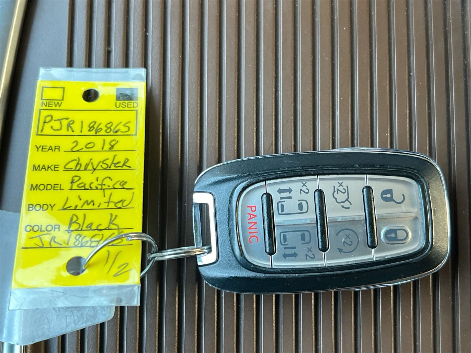 Thumbnail: 2018 Chrysler Pacifica - 35