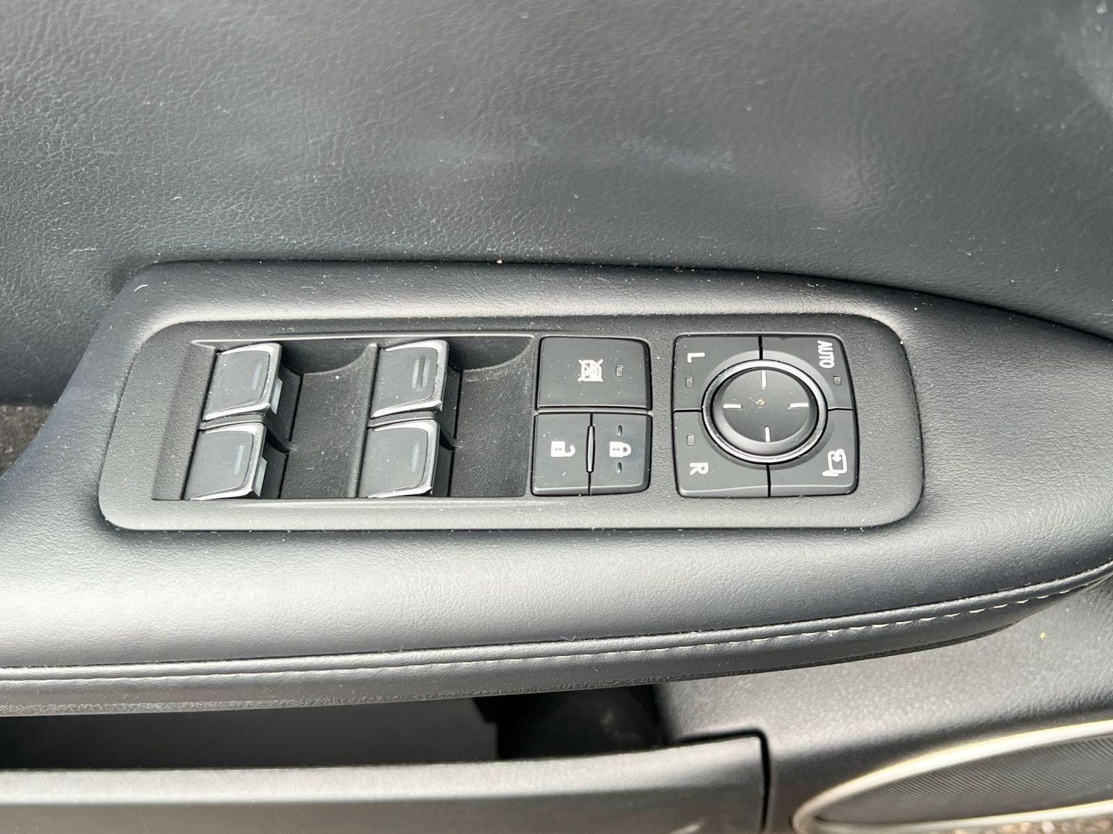 Thumbnail: 2019 Lexus RX - 17