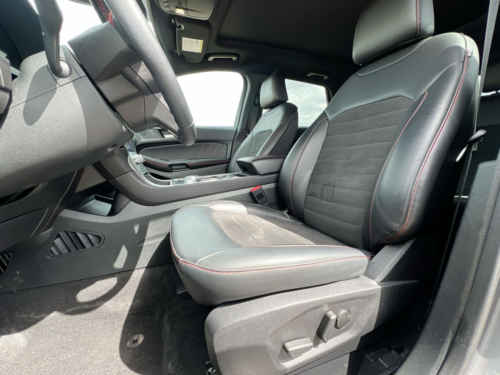 Thumbnail: 2024 Ford Edge - 16