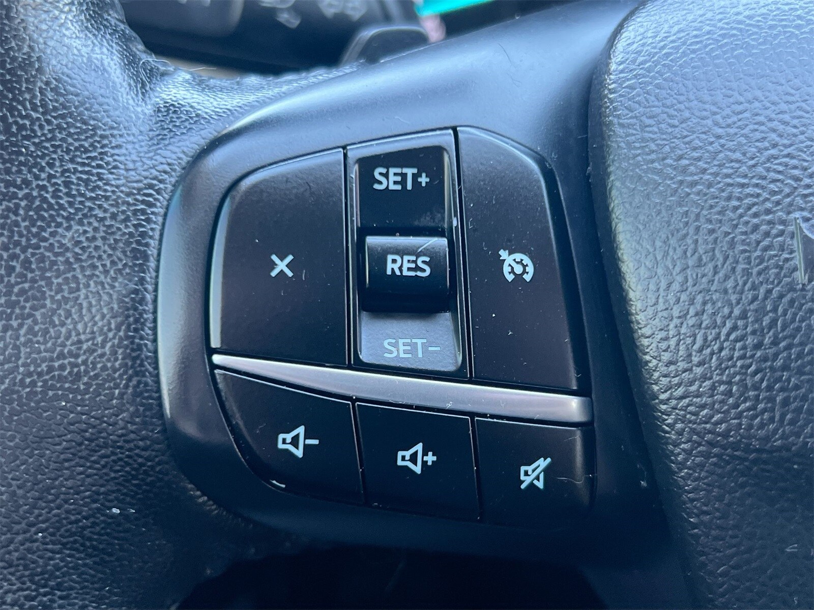 Thumbnail: 2020 Ford Escape - 23