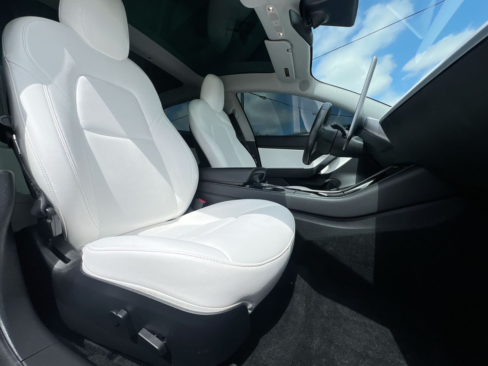 Thumbnail: 2019 Tesla Model 3 - 21