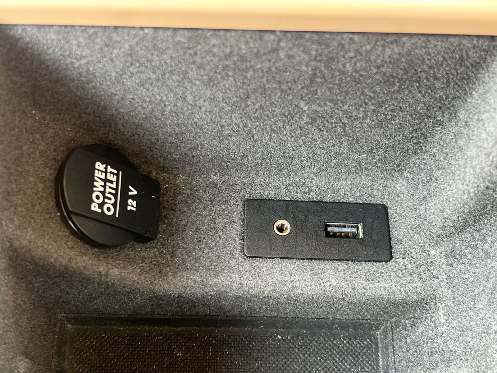 Thumbnail: 2015 Porsche Macan - 30