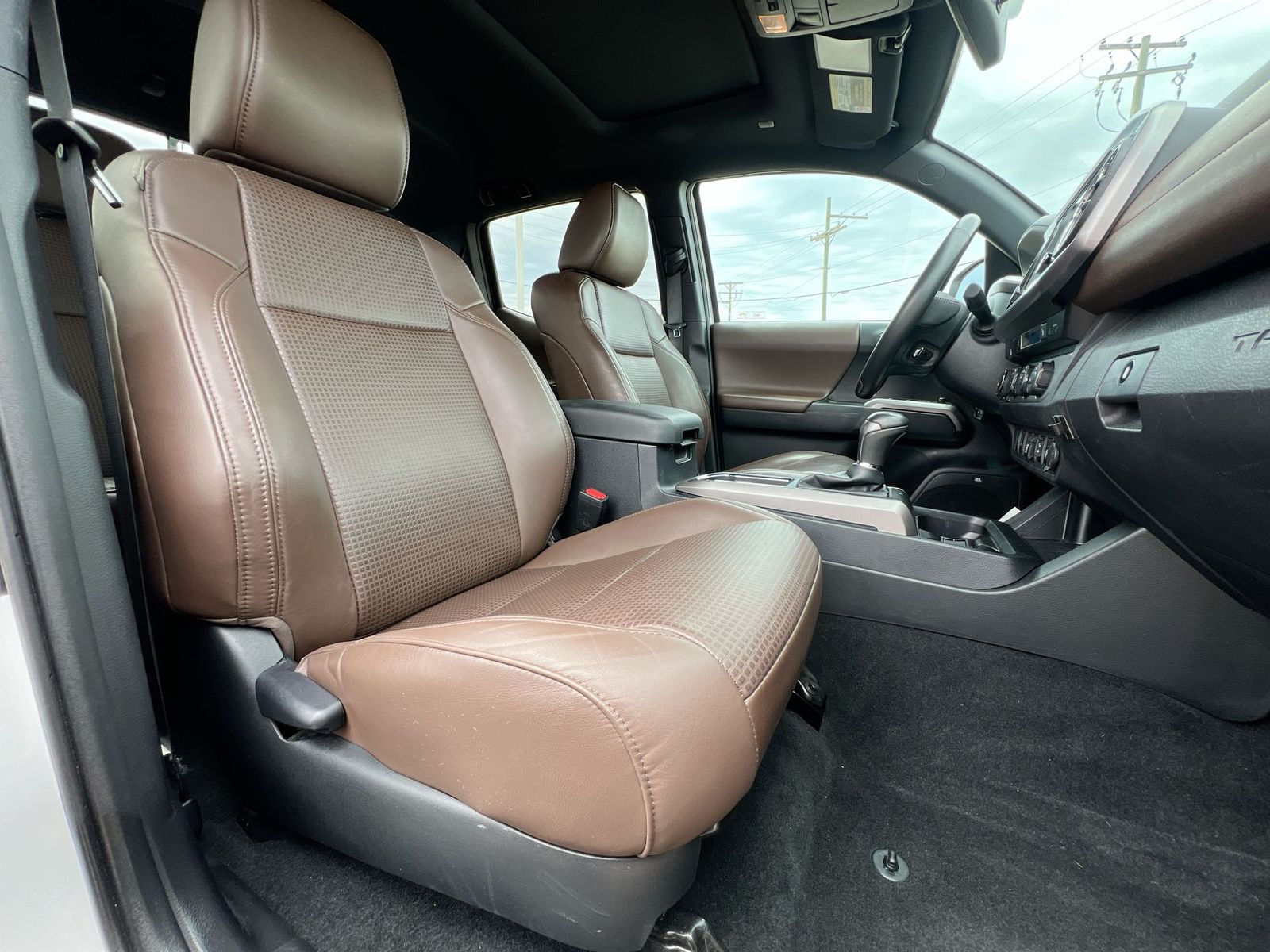 Thumbnail: 2019 Toyota Tacoma - 21