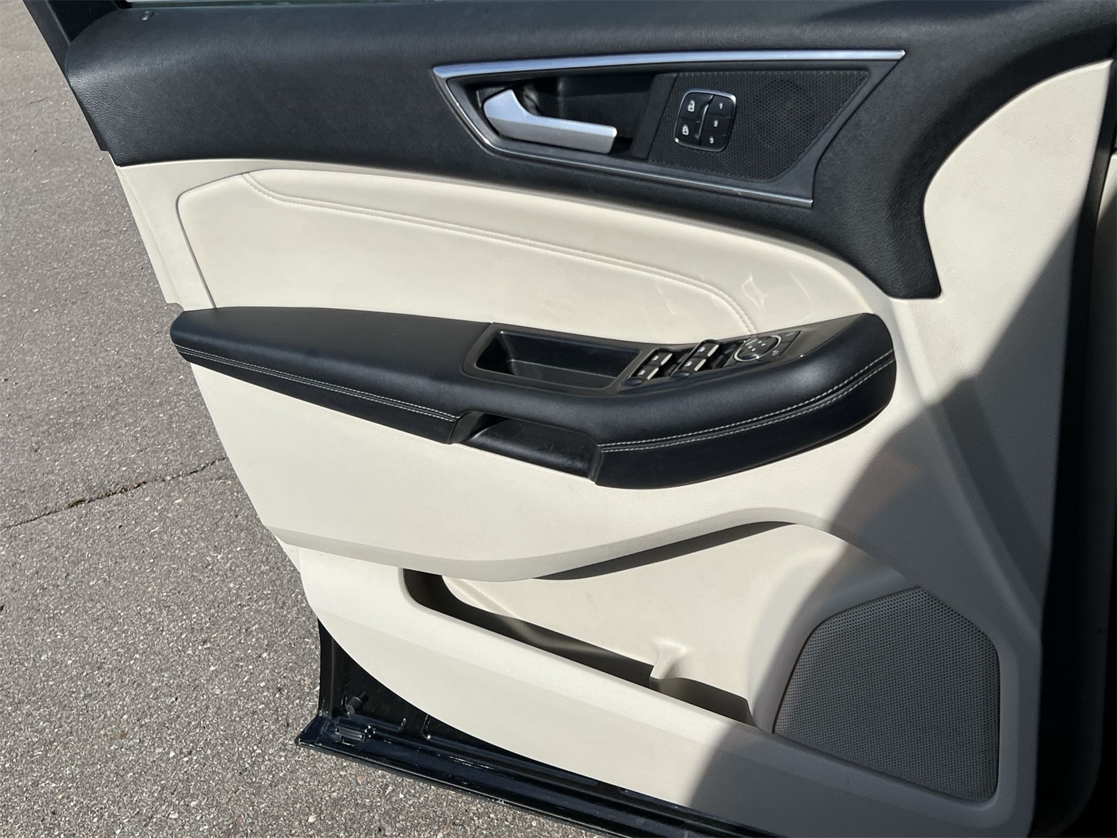 Thumbnail: 2018 Ford Edge - 30