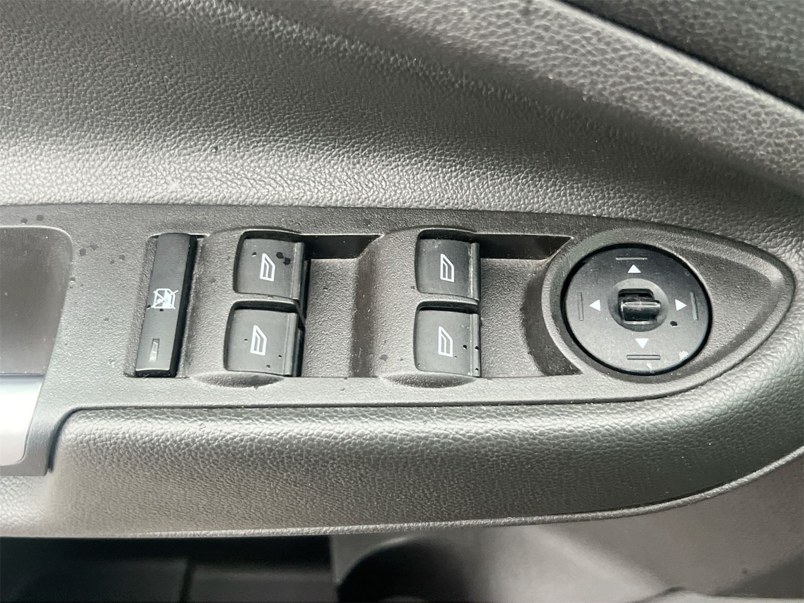 Thumbnail: 2015 Ford Escape - 17