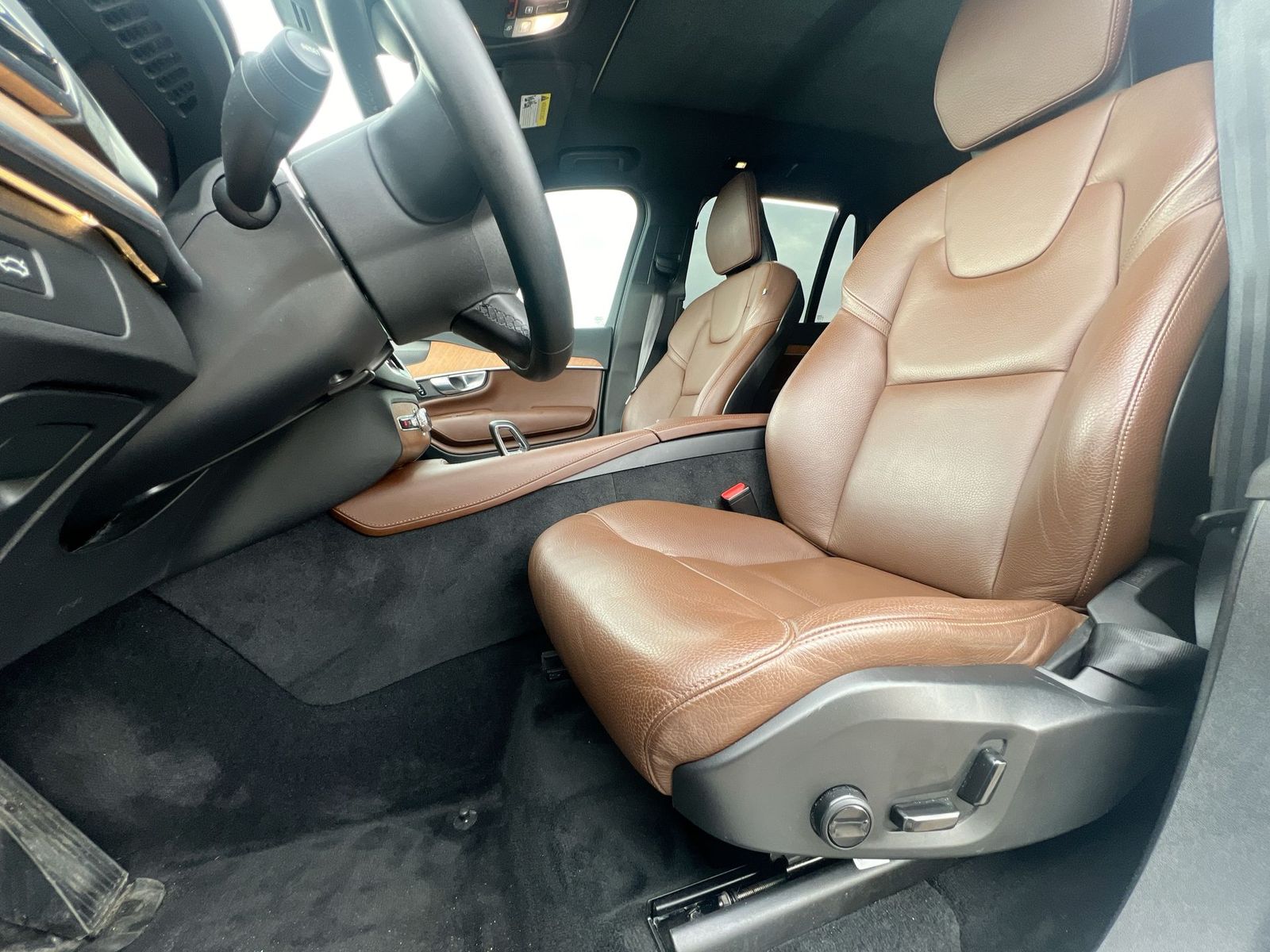 Thumbnail: 2023 Volvo XC90 - 15