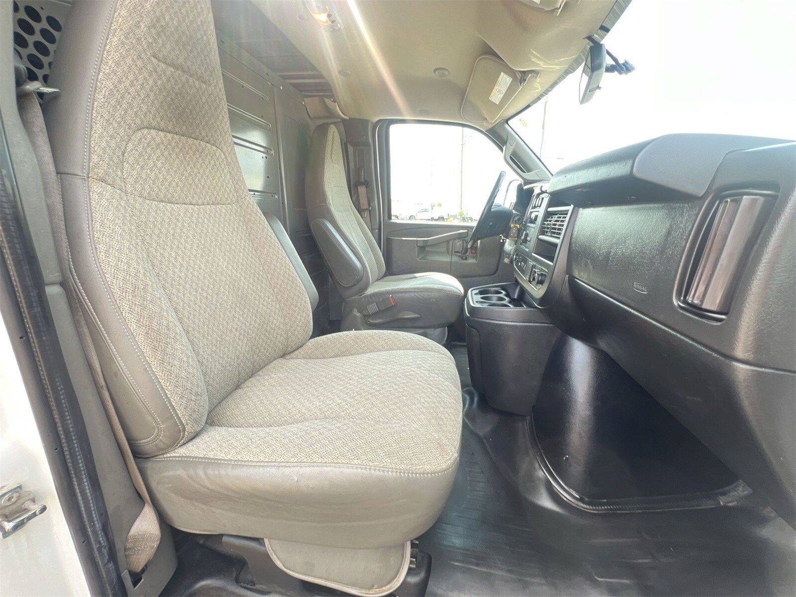 Thumbnail: 2020 GMC Savana - 18