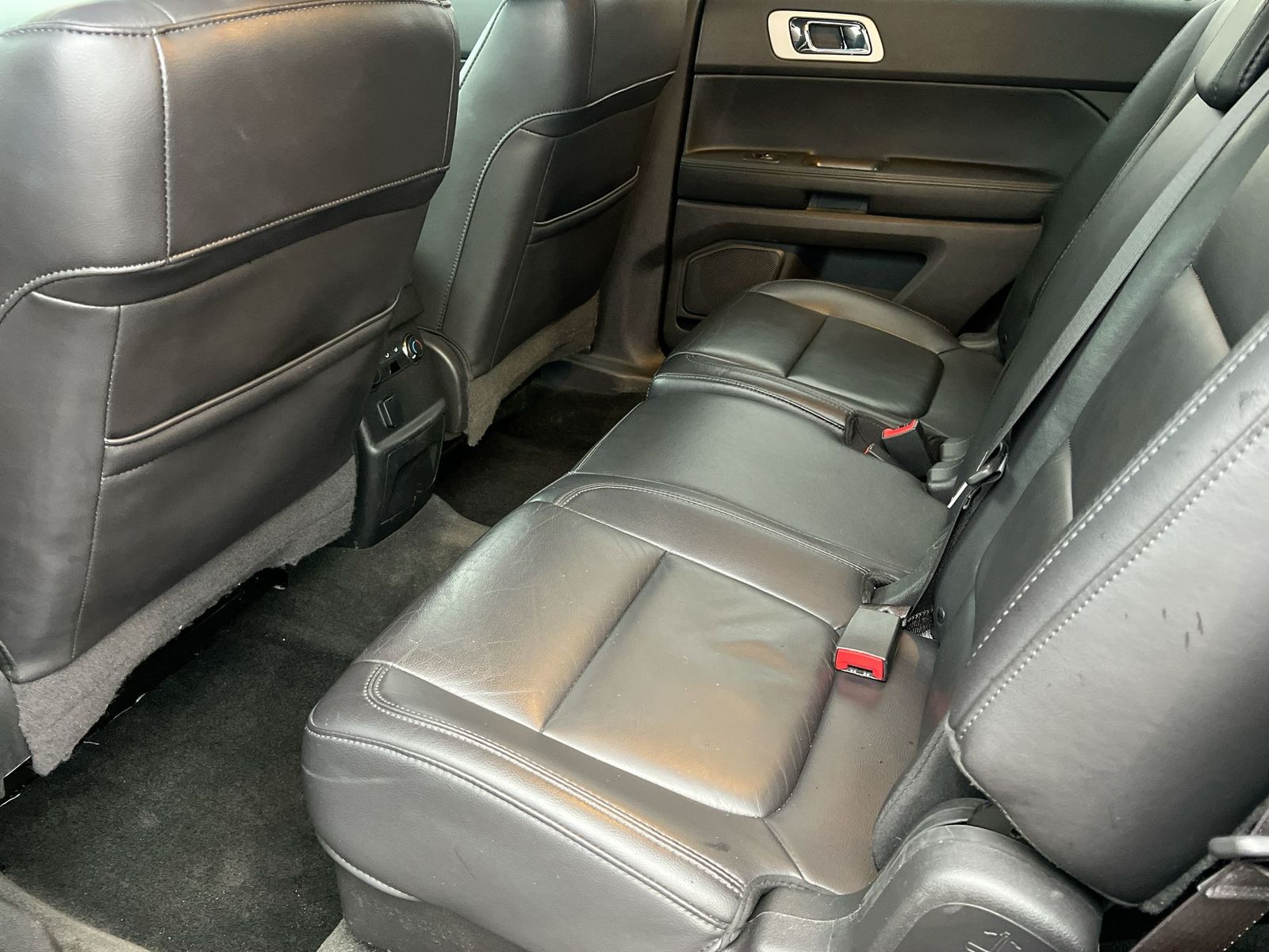 Thumbnail: 2015 Ford Explorer - 18