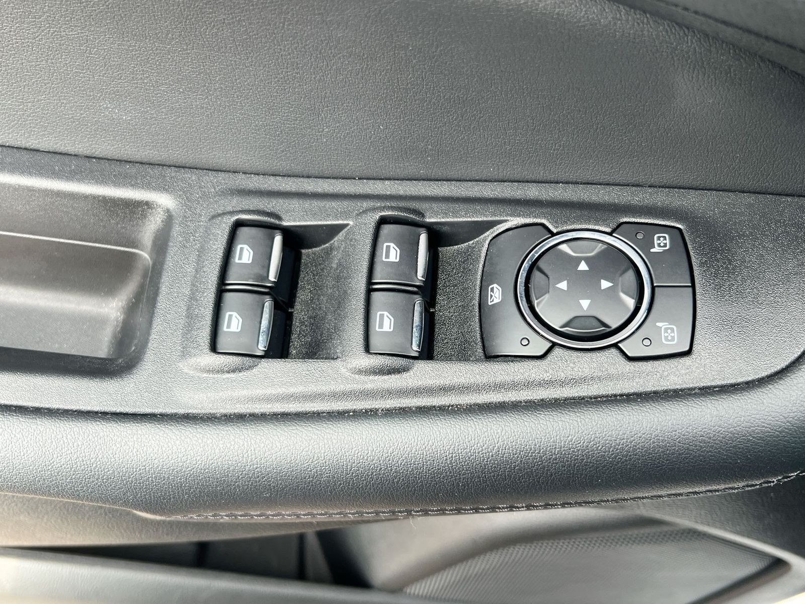 Thumbnail: 2024 Ford Edge - 17