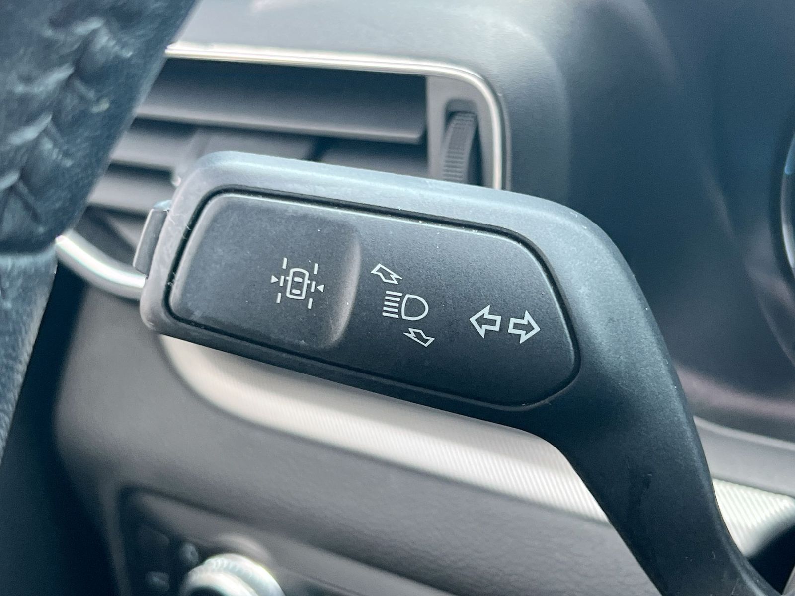 Thumbnail: 2023 Ford Explorer - 26